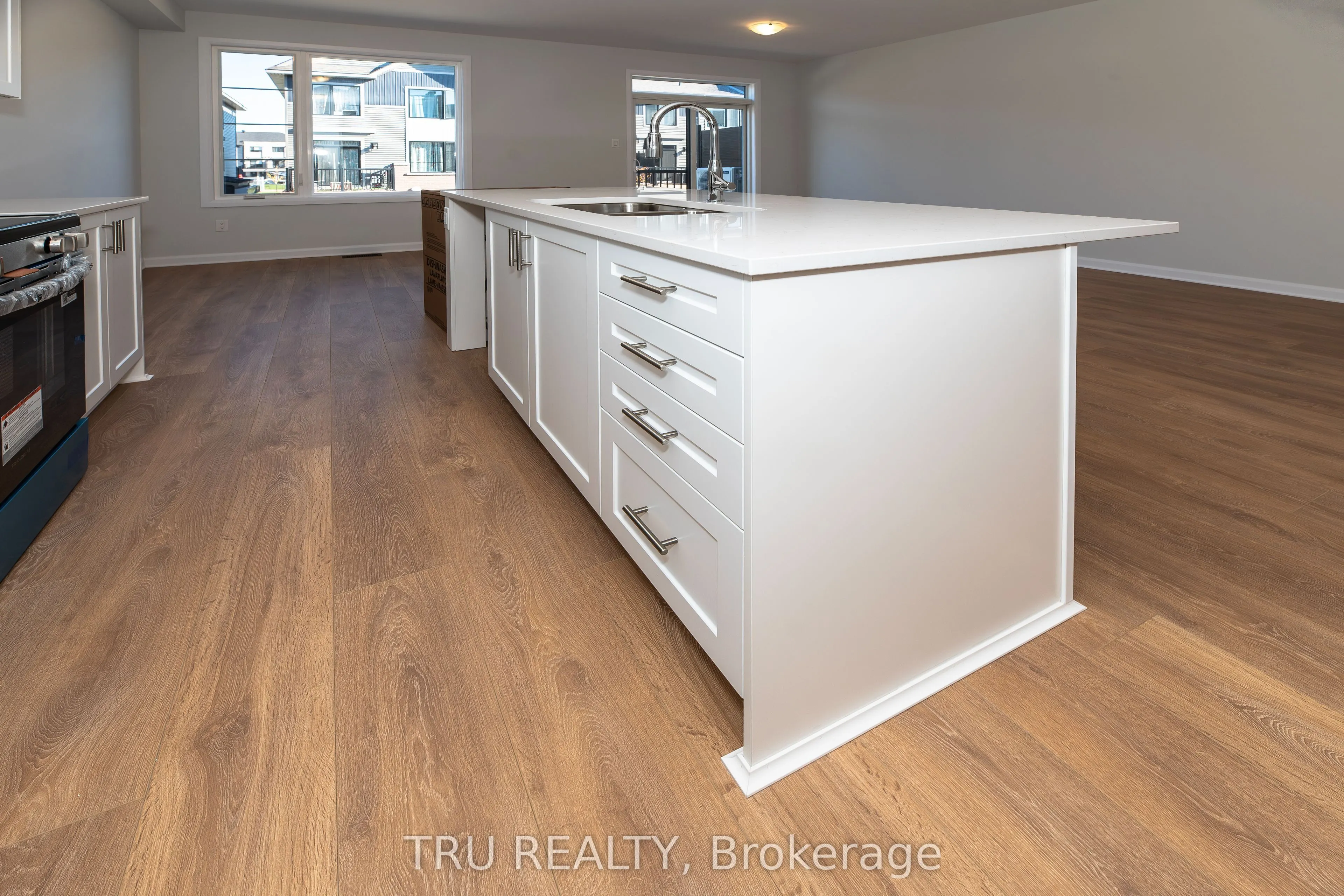 517 Woodlily Private