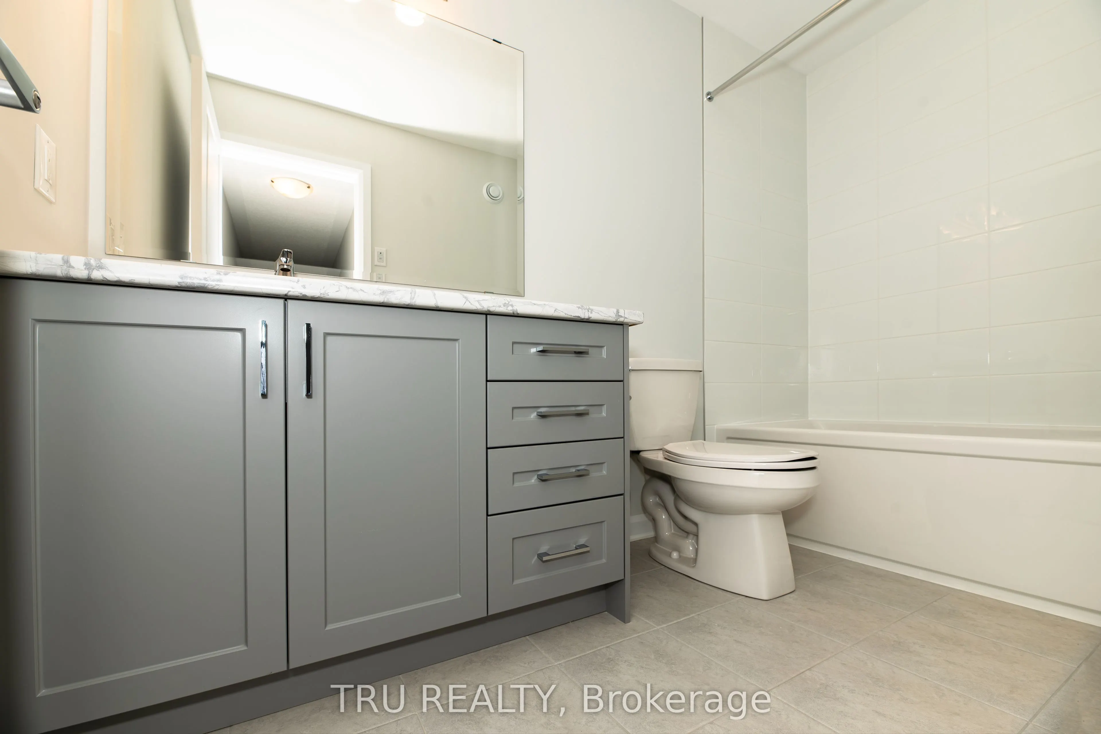 517 Woodlily Private