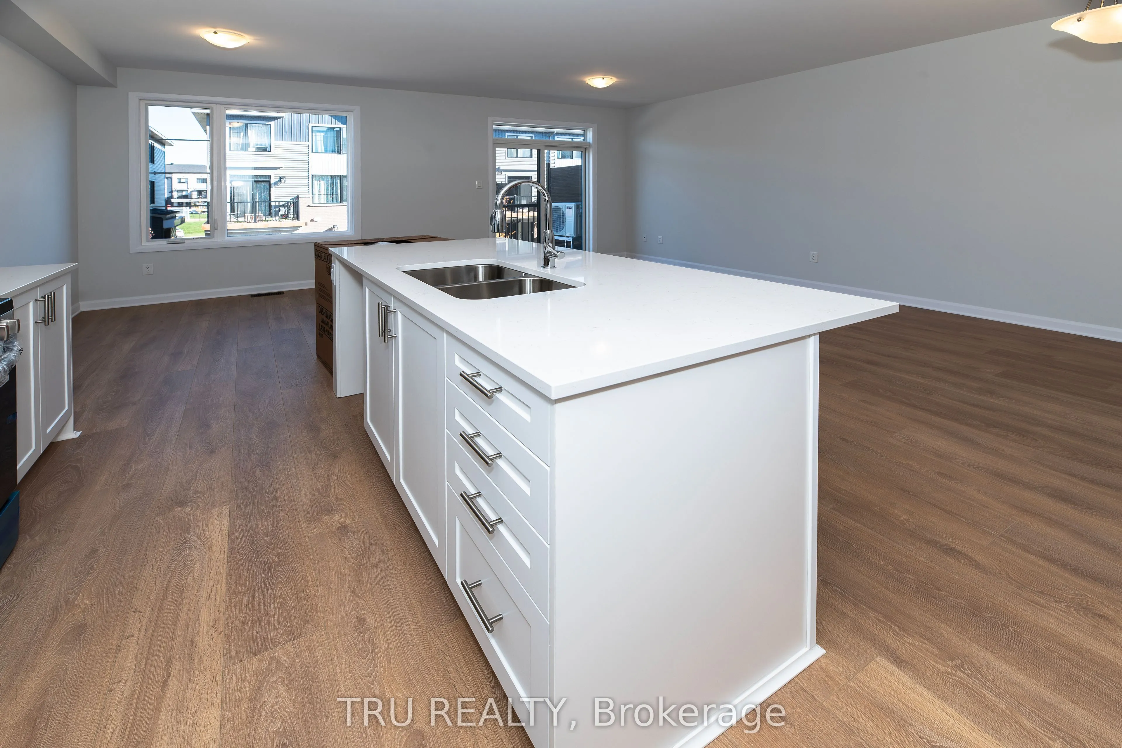 517 Woodlily Private