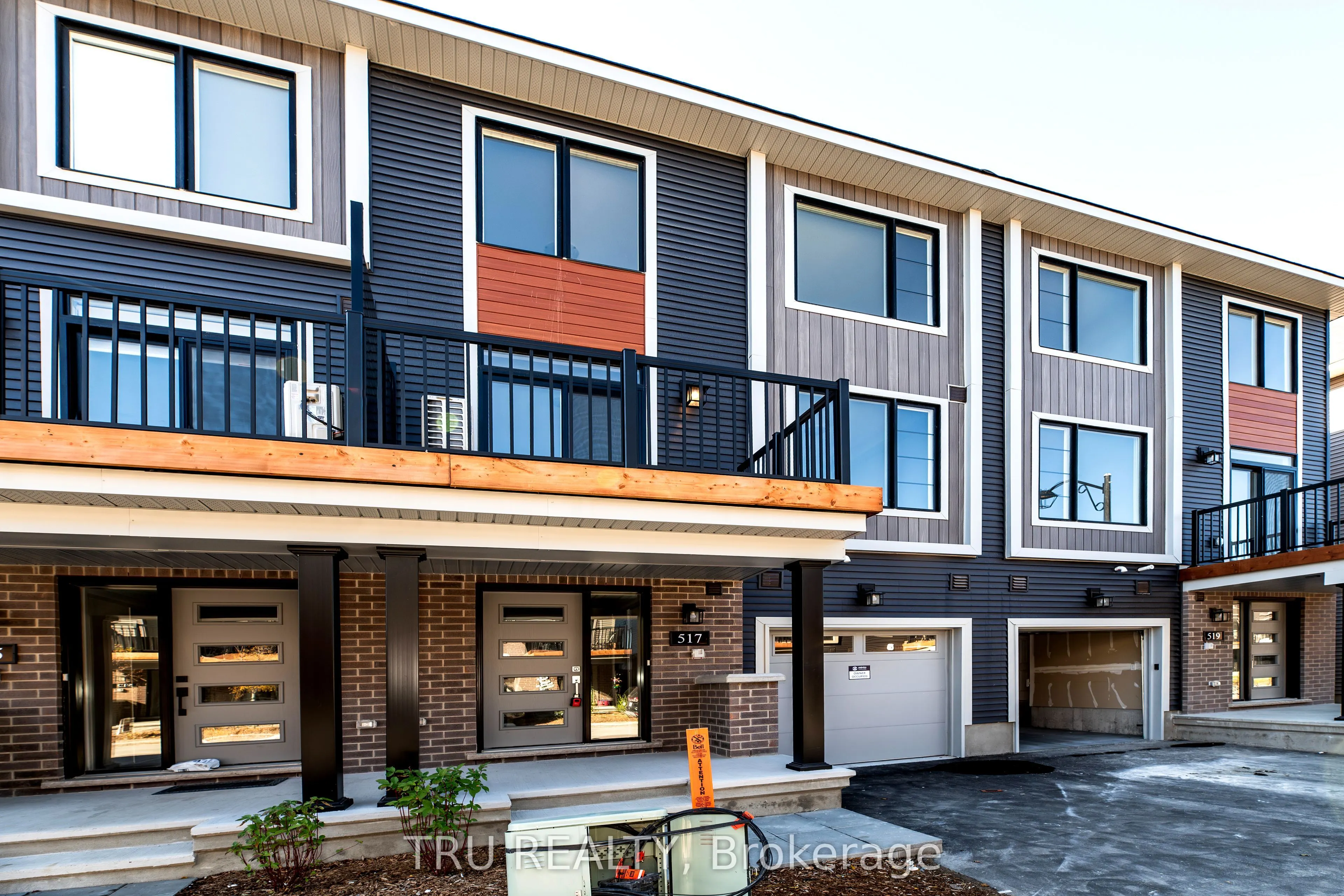 517 Woodlily Private