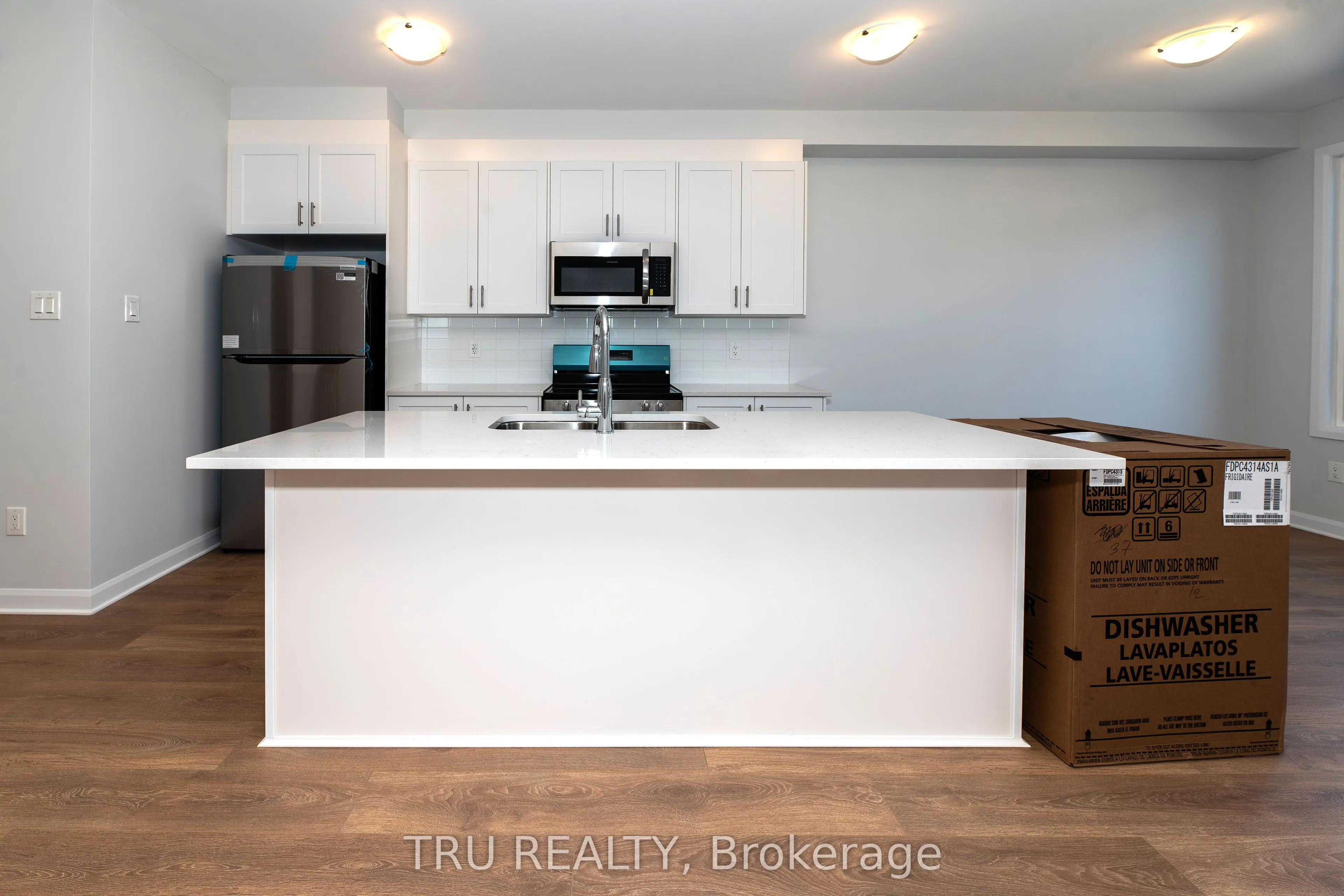 517 Woodlily Private