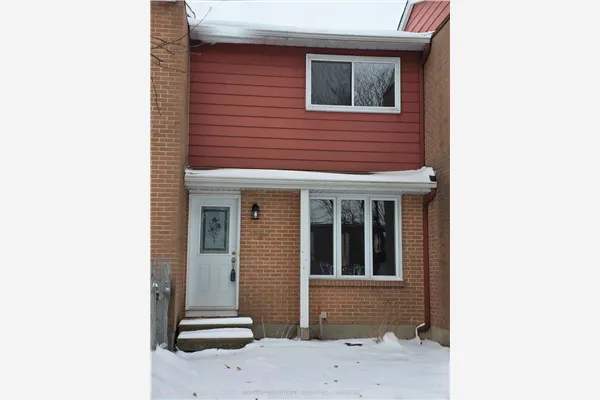 928 Meadowlands Drive