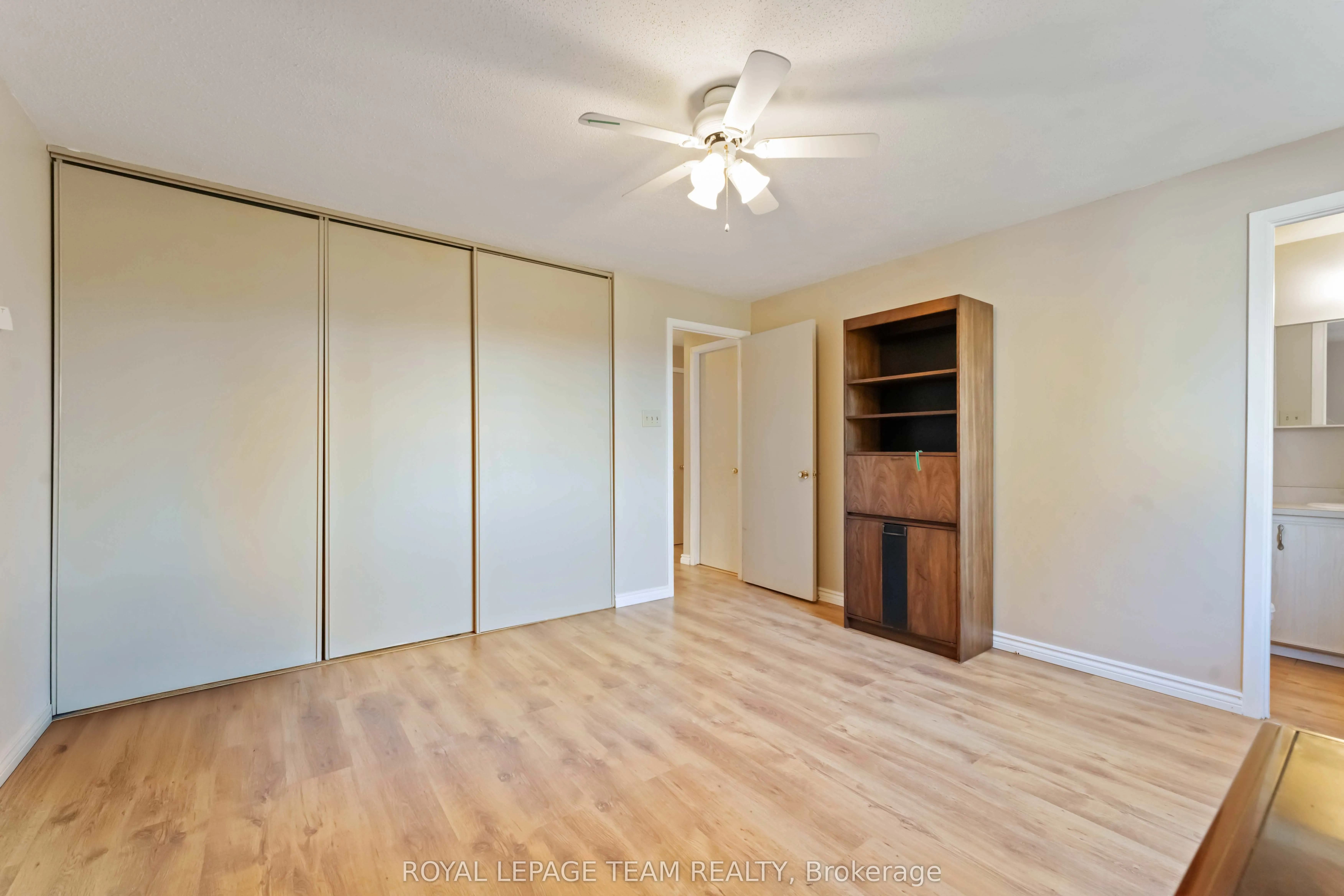 1094 Alenmede Crescent