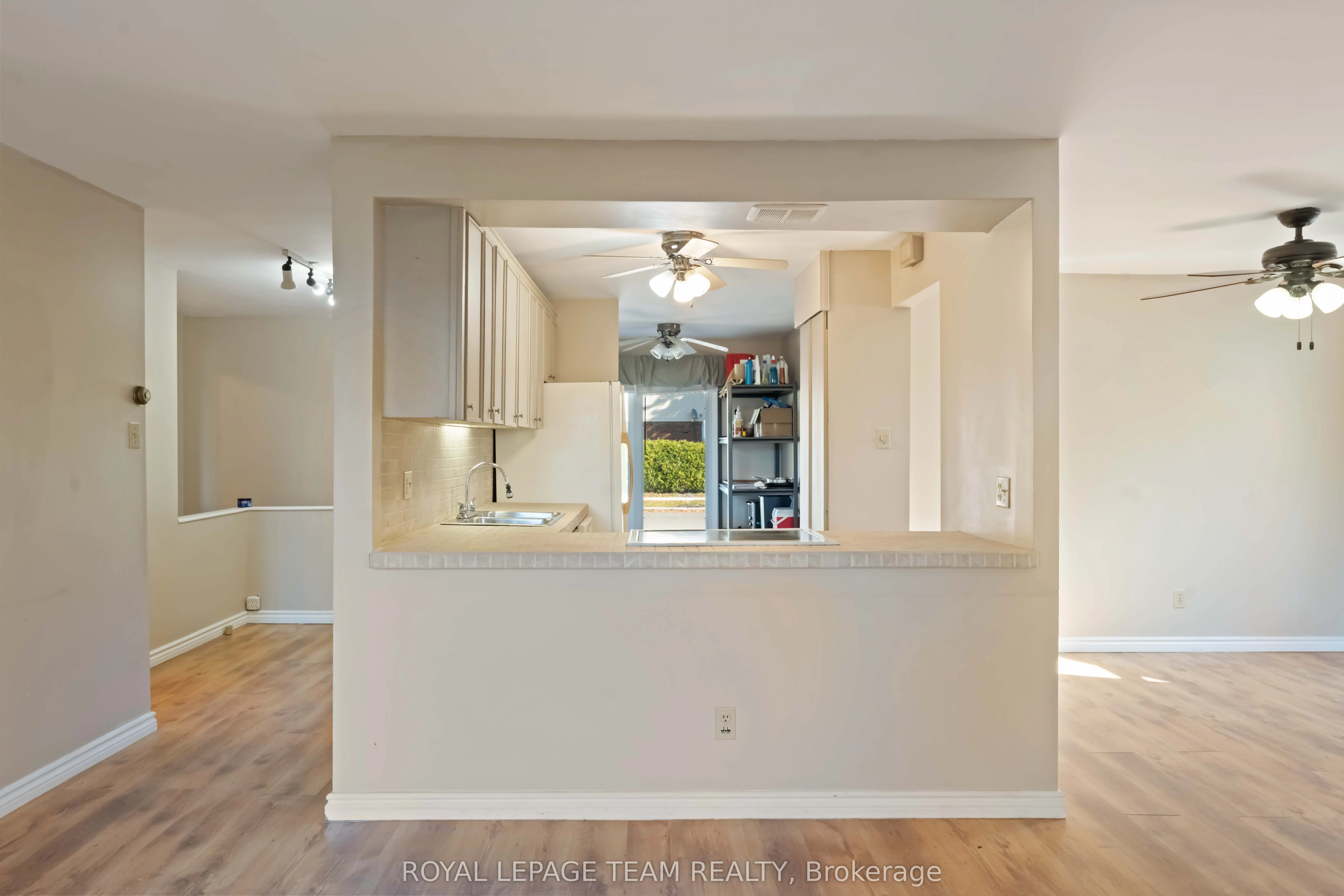 1094 Alenmede Crescent