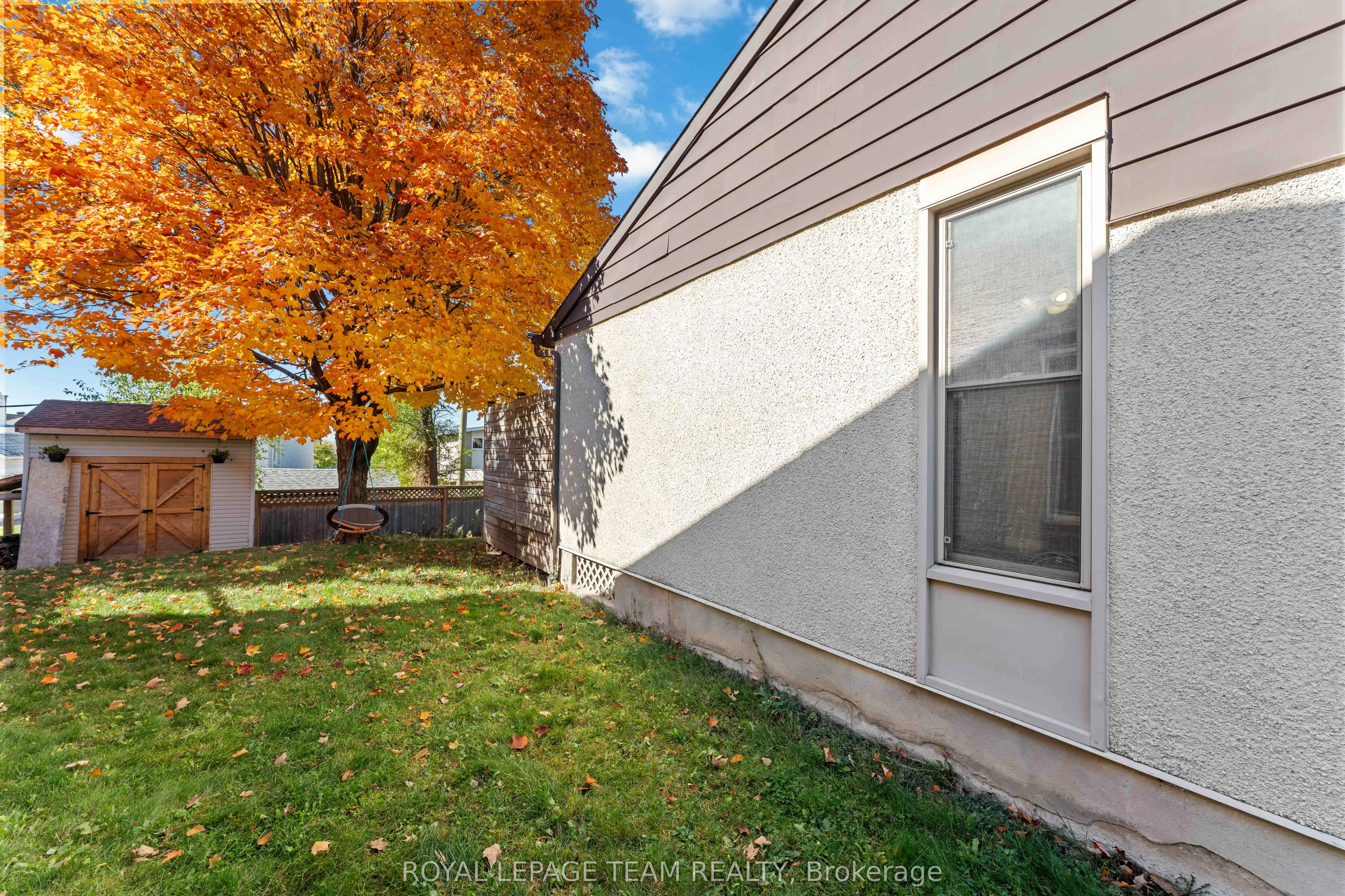 1094 Alenmede Crescent