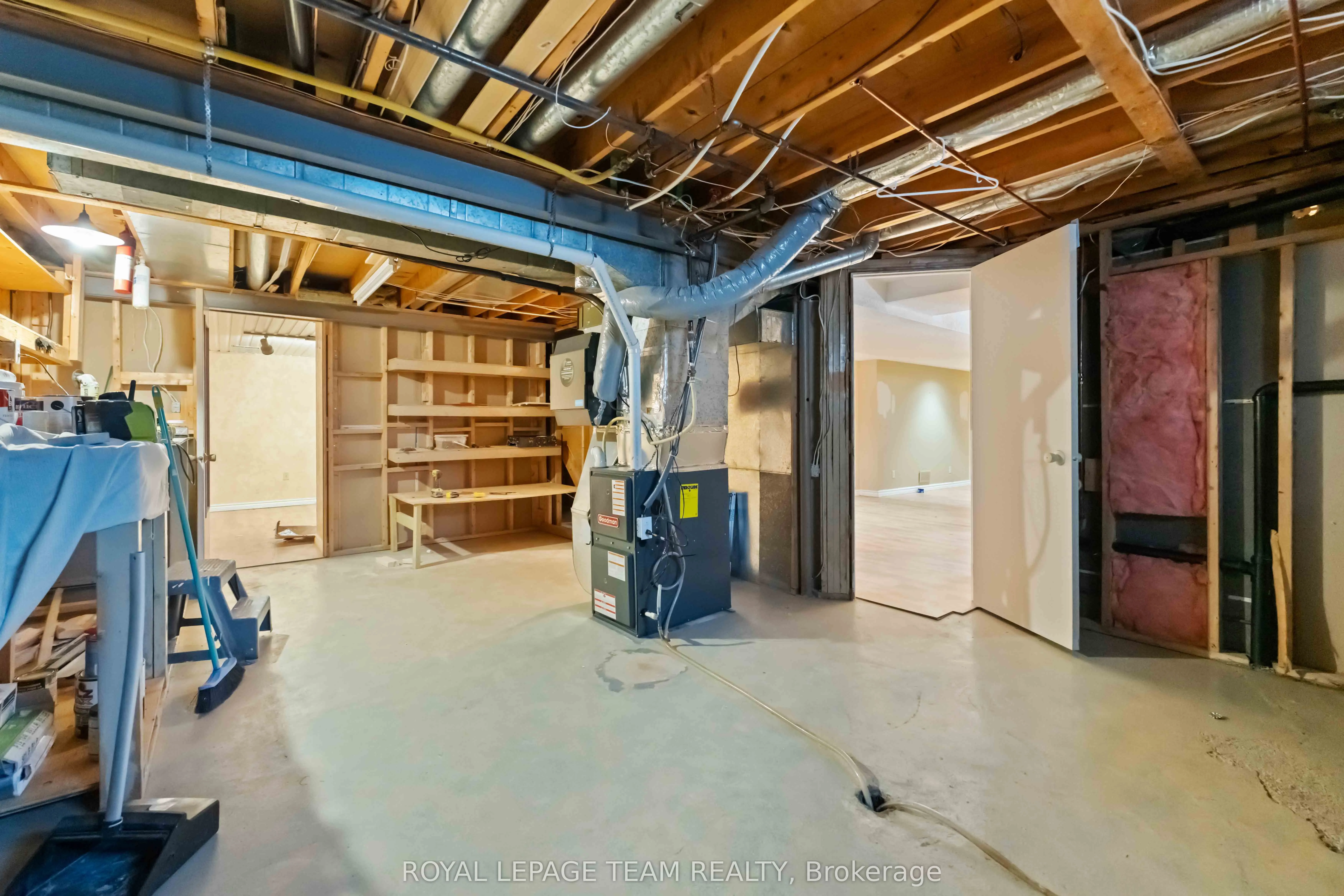 1094 Alenmede Crescent