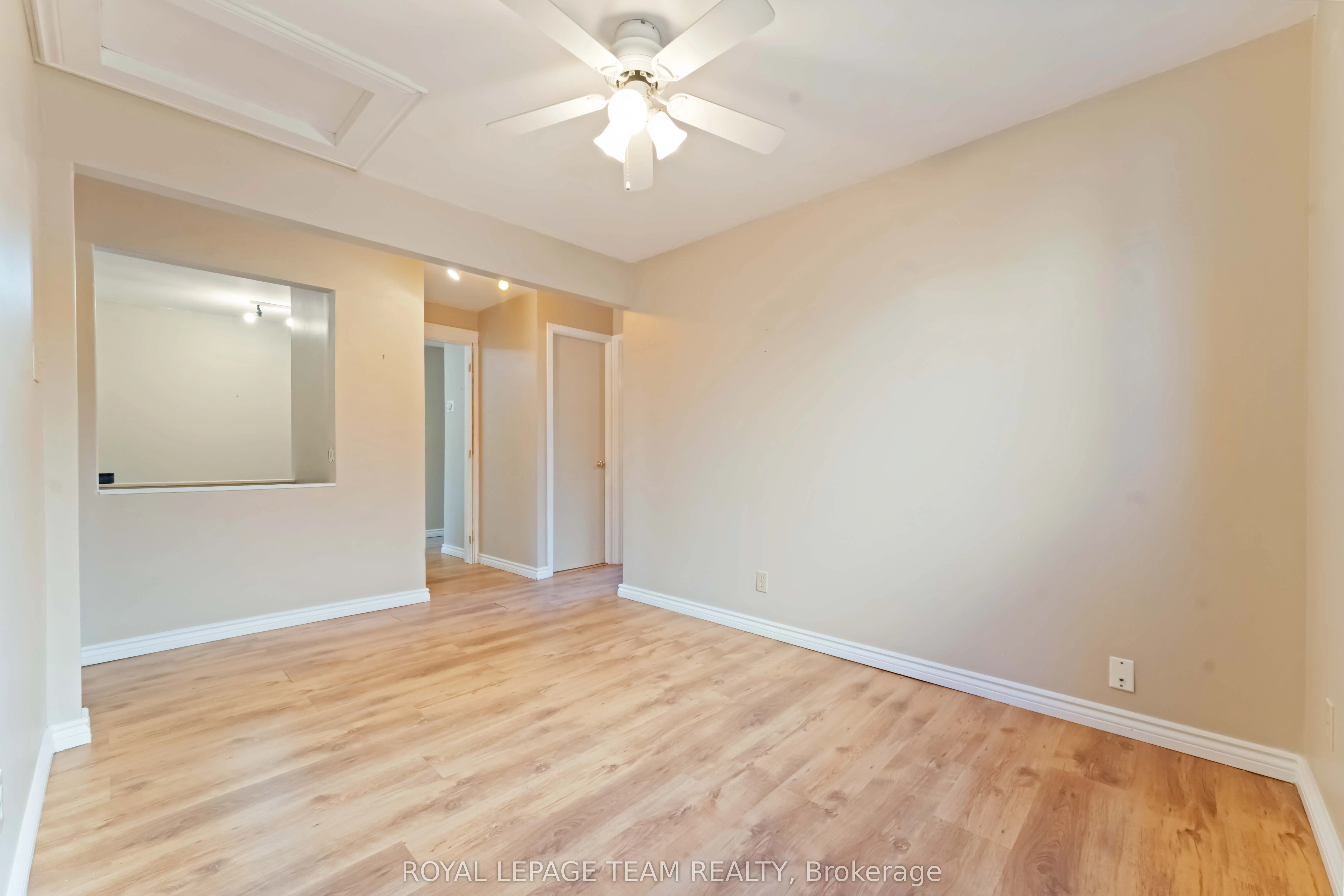 1094 Alenmede Crescent