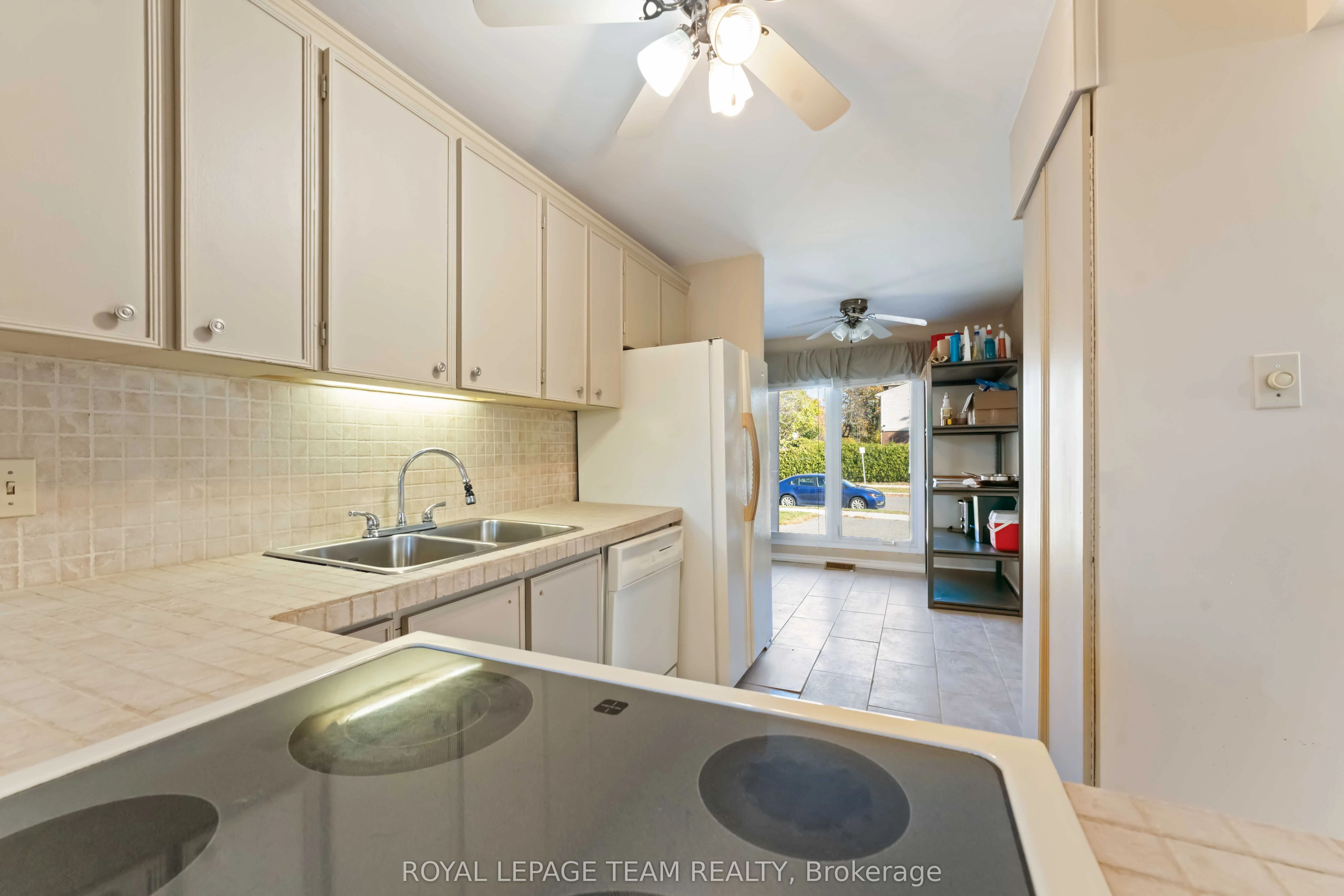 1094 Alenmede Crescent