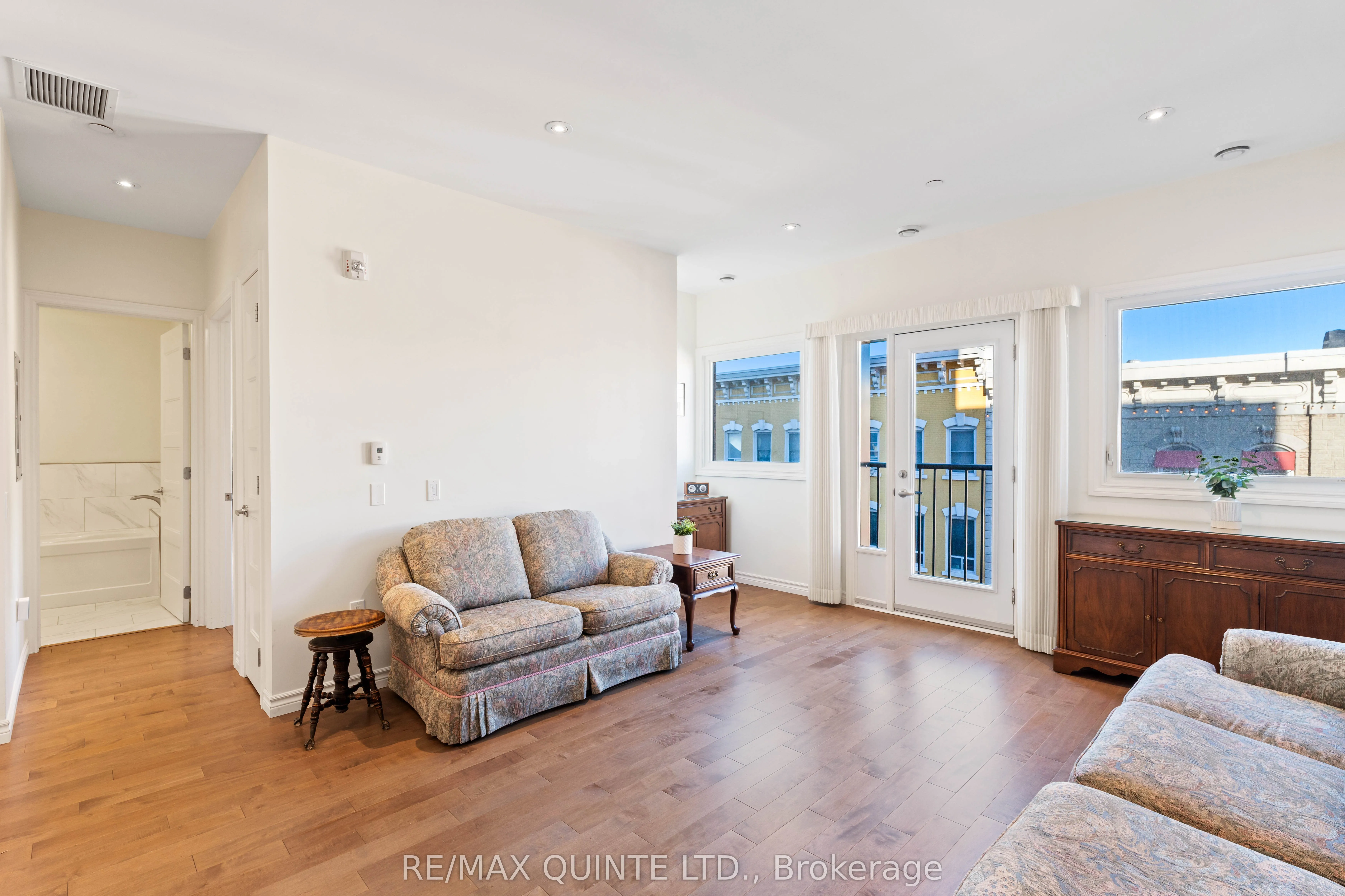 199 Front Street, #303