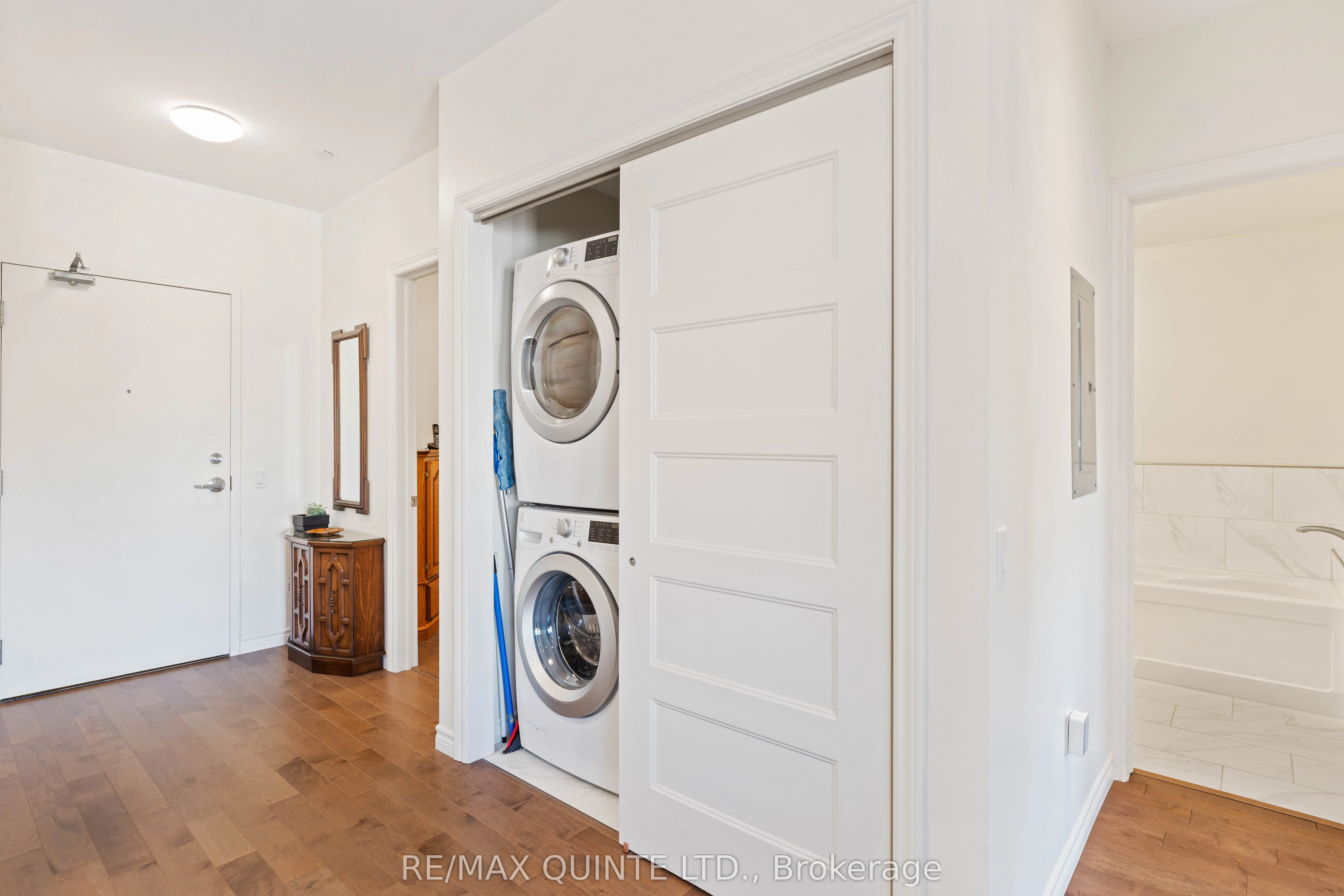 199 Front Street, #303