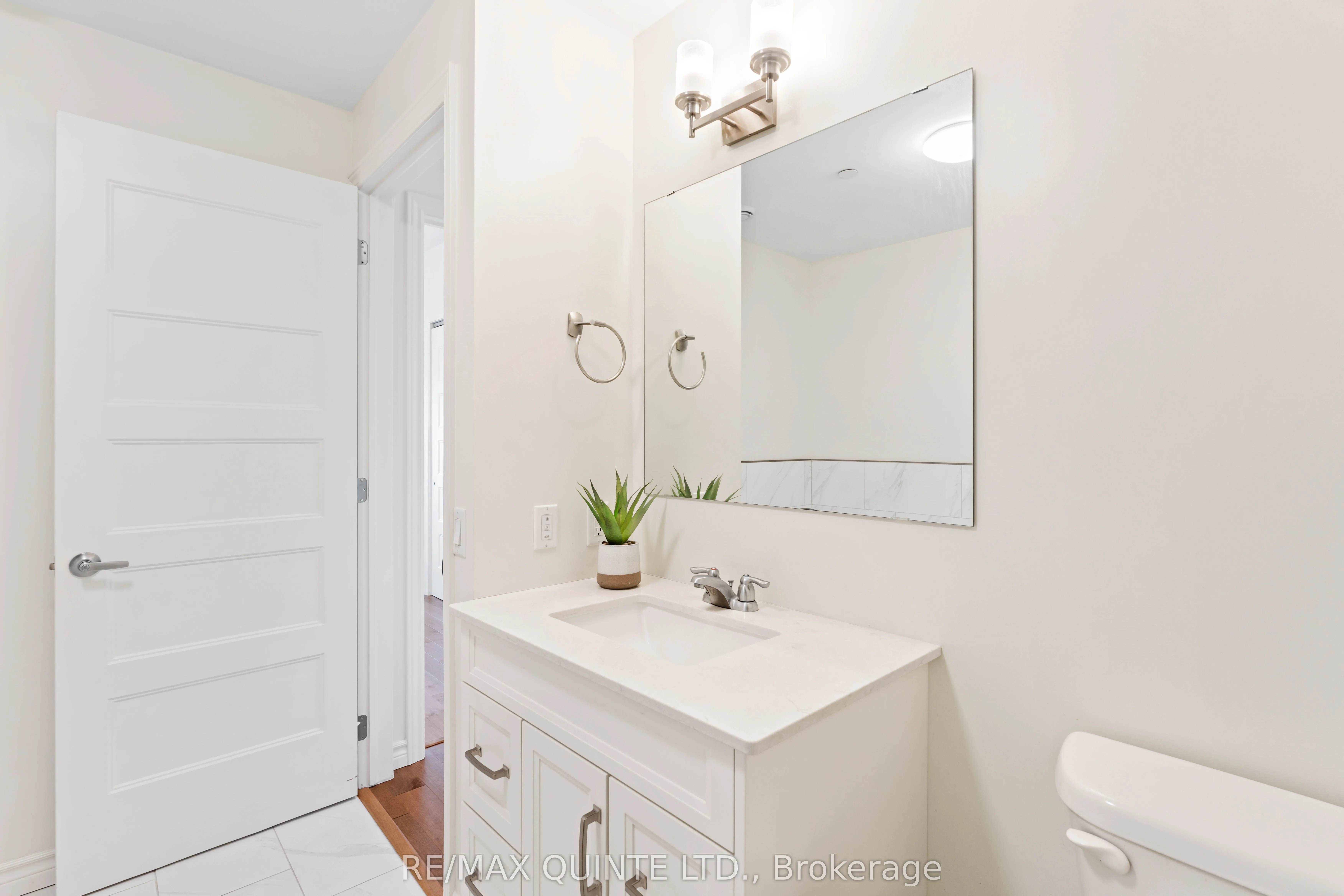 199 Front Street, #303