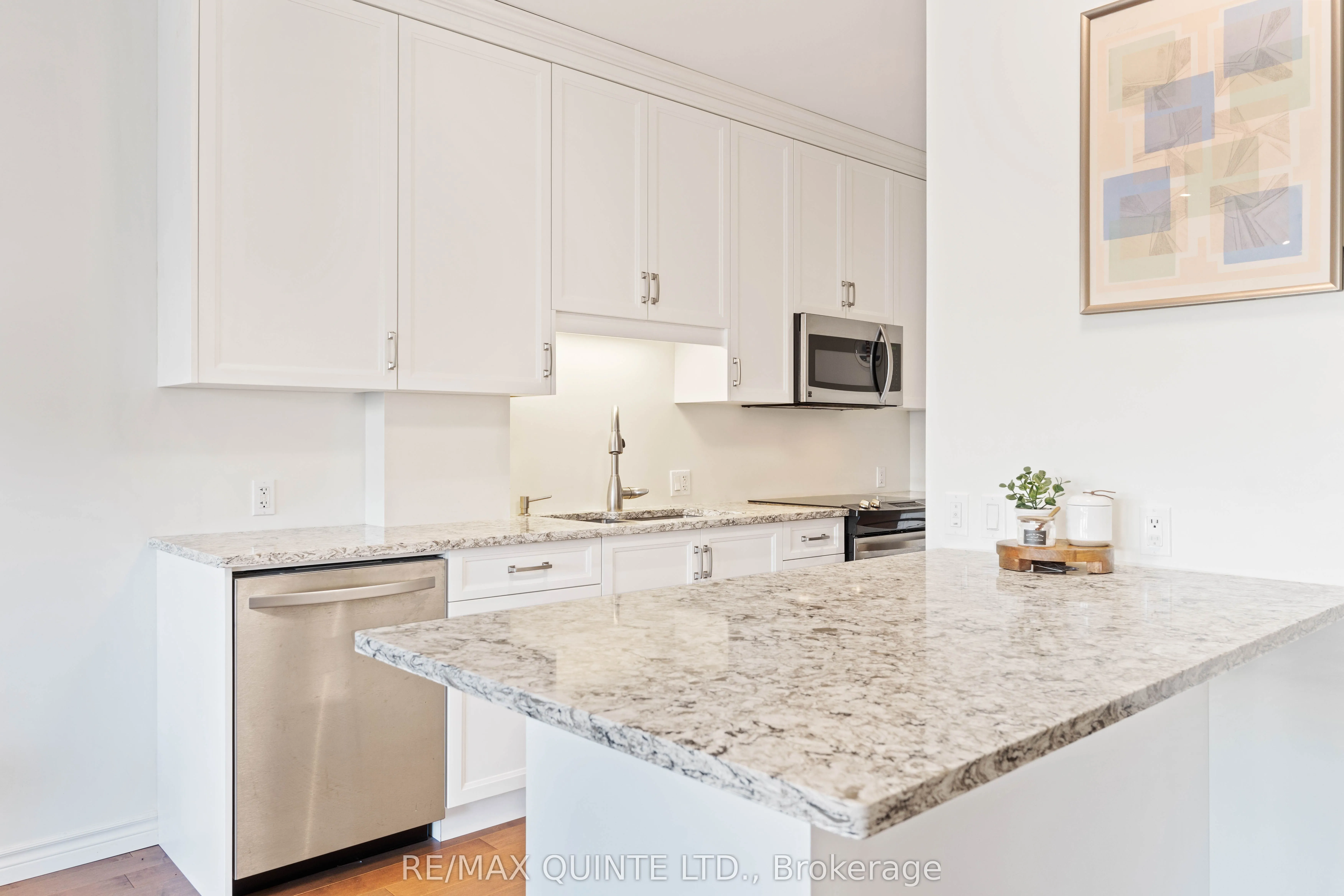 199 Front Street, #303