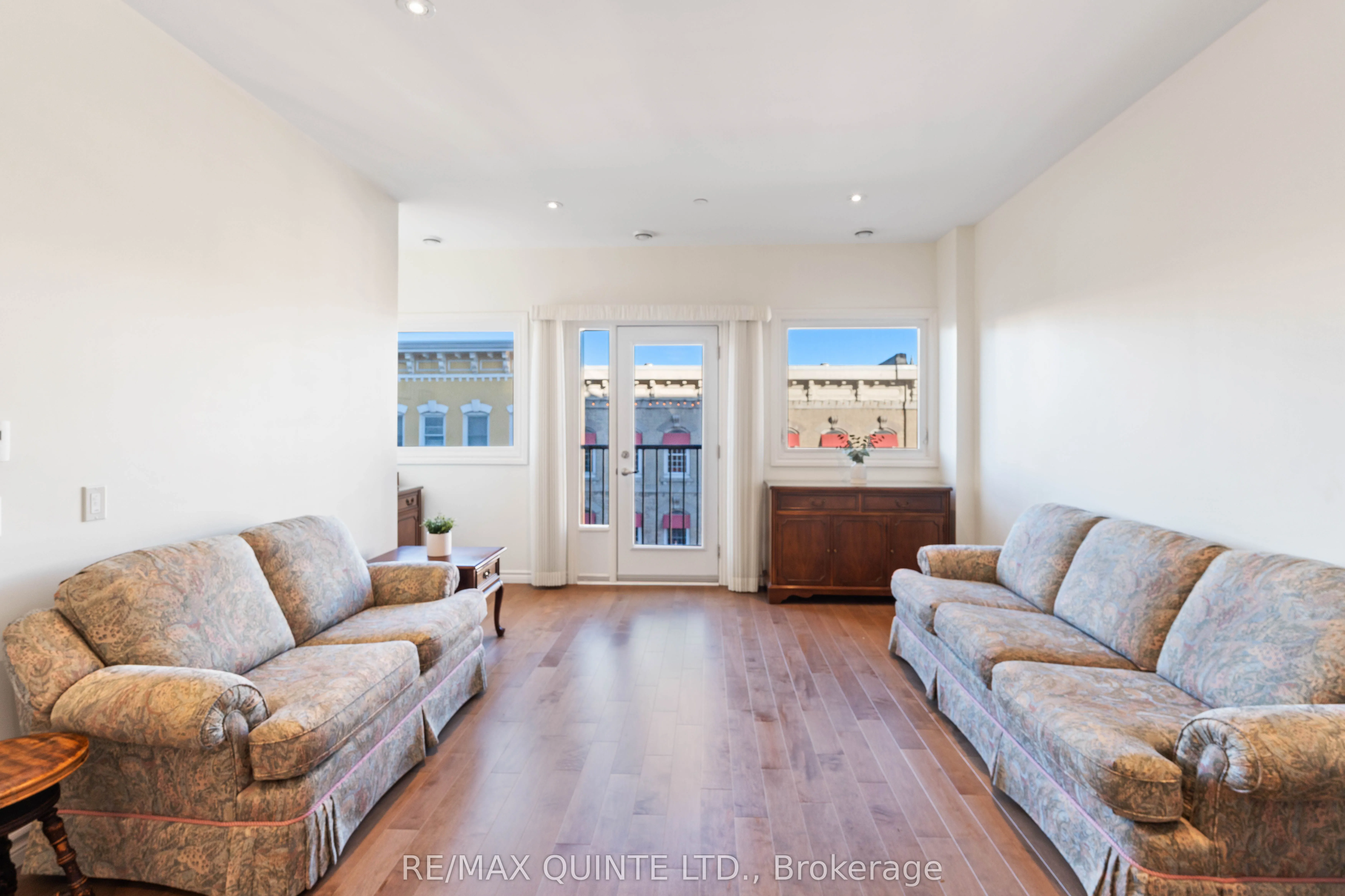 199 Front Street, #303