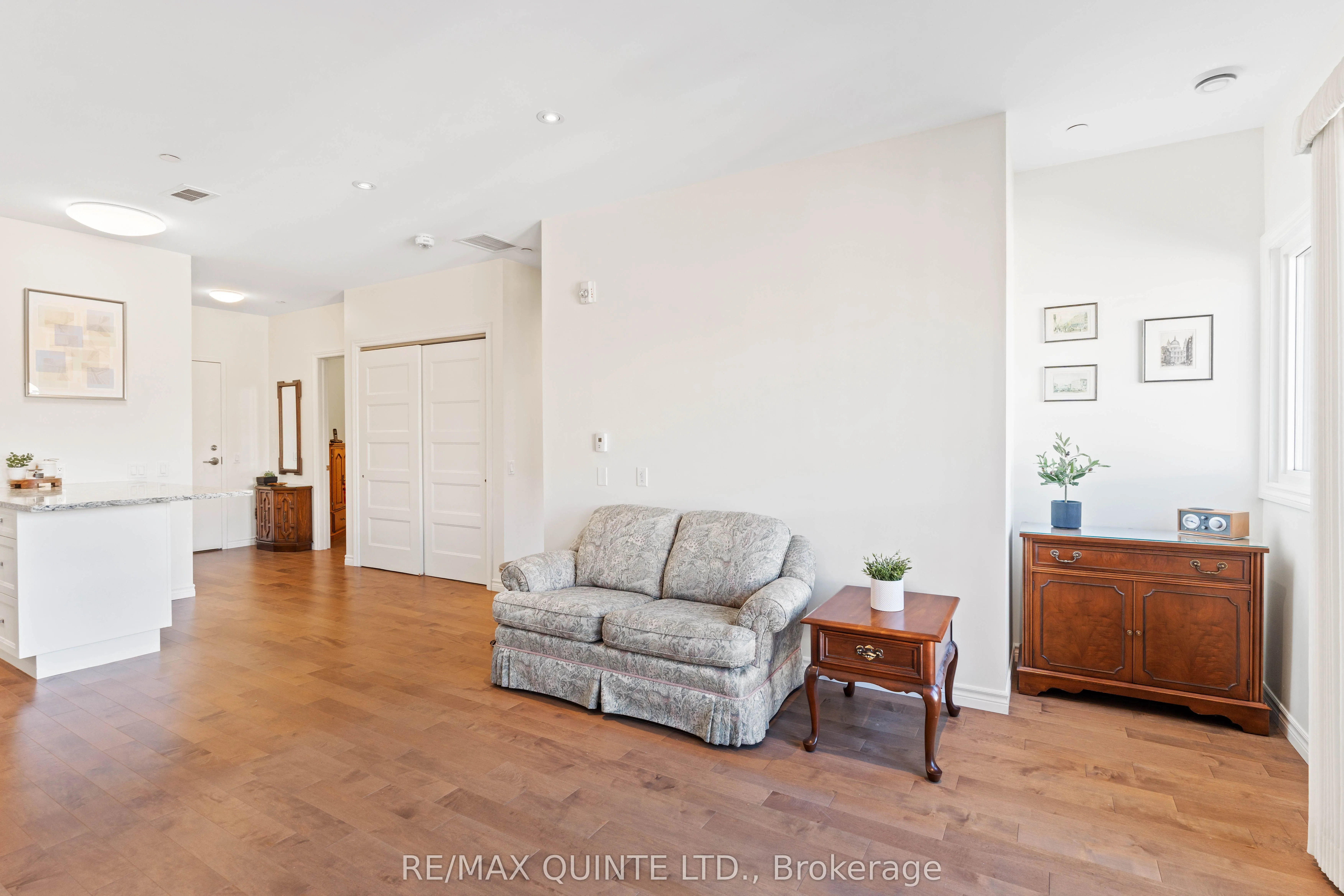 199 Front Street, #303