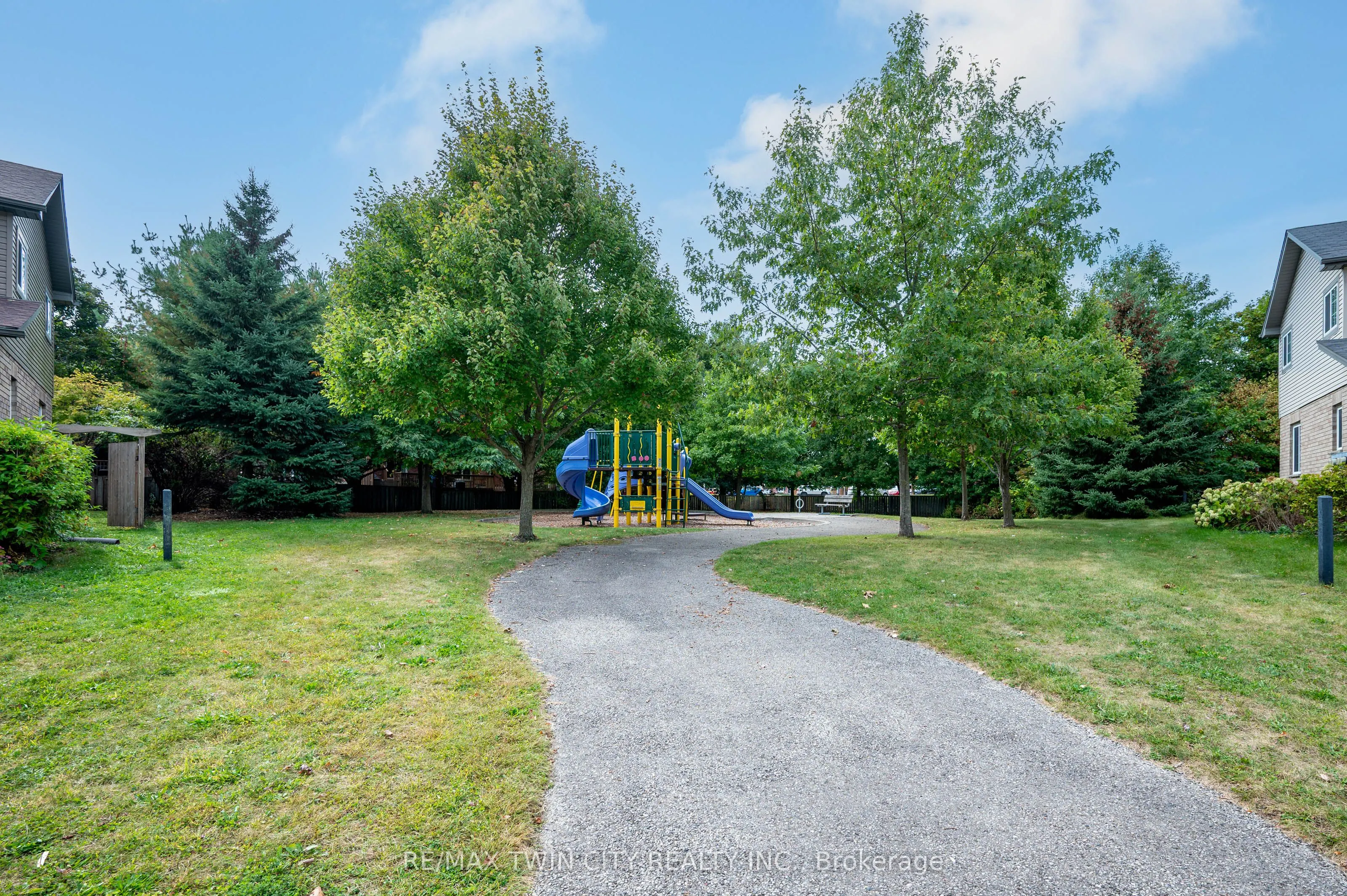 465 Woolwich Street N, #32