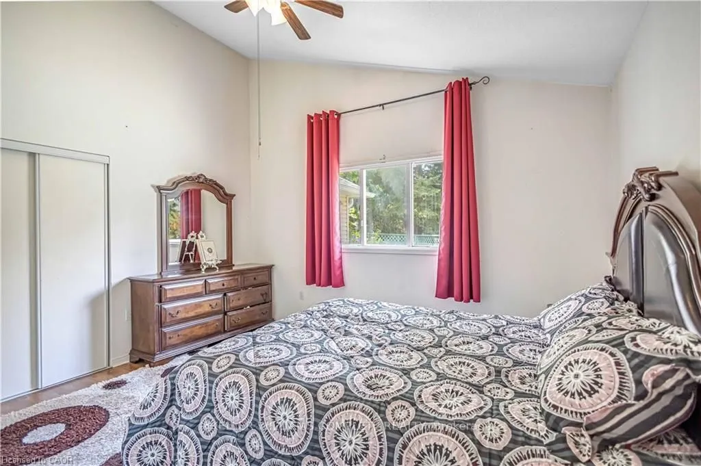 375 SILVERBIRCH Boulevard, #33