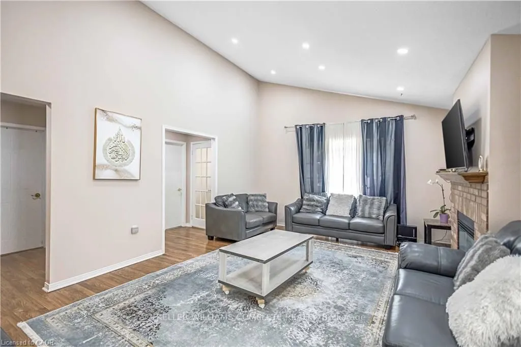 375 SILVERBIRCH Boulevard, #33