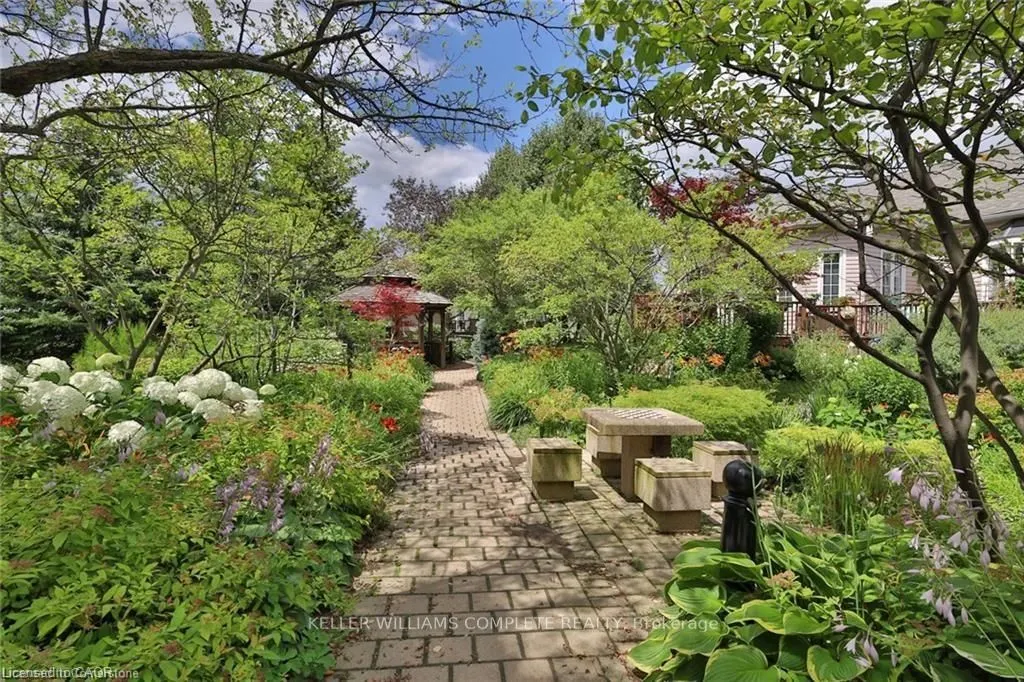 375 SILVERBIRCH Boulevard, #33