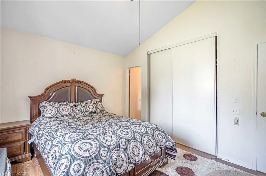 375 SILVERBIRCH Boulevard, #33