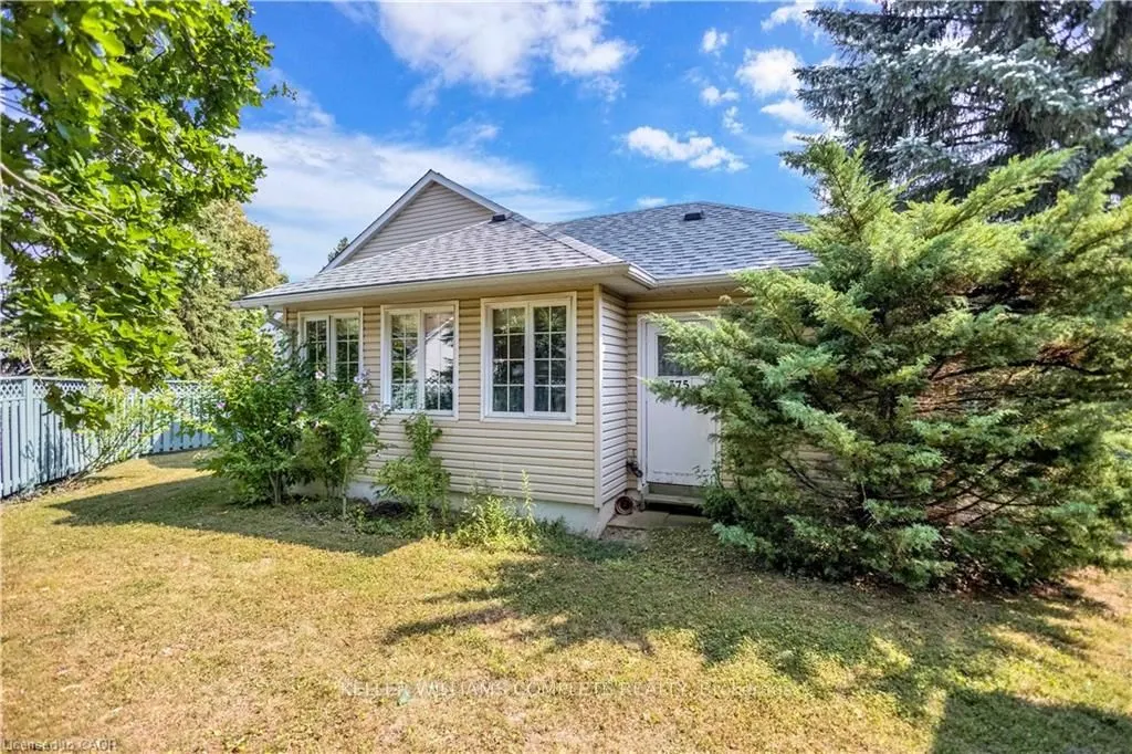 375 SILVERBIRCH Boulevard, #33