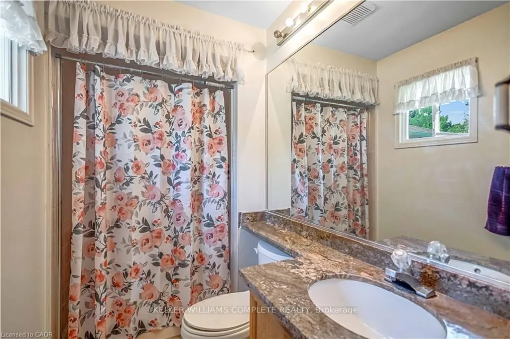 375 SILVERBIRCH Boulevard, #33