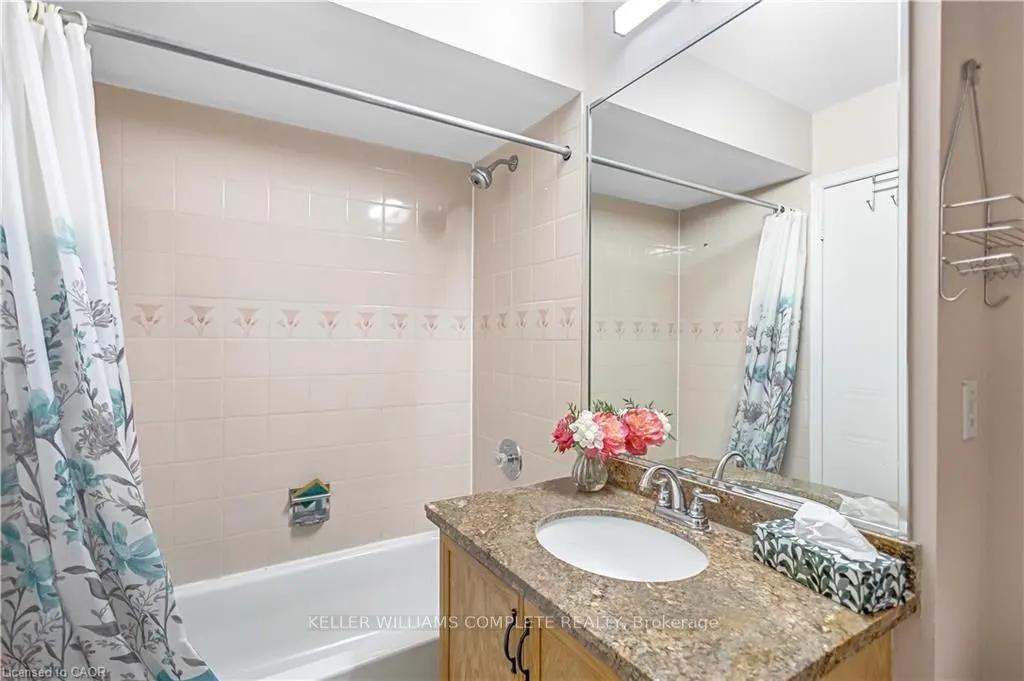 375 SILVERBIRCH Boulevard, #33