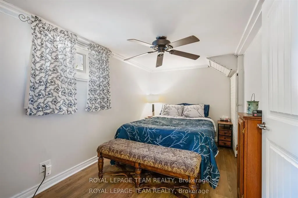 565 Dufferin Street W