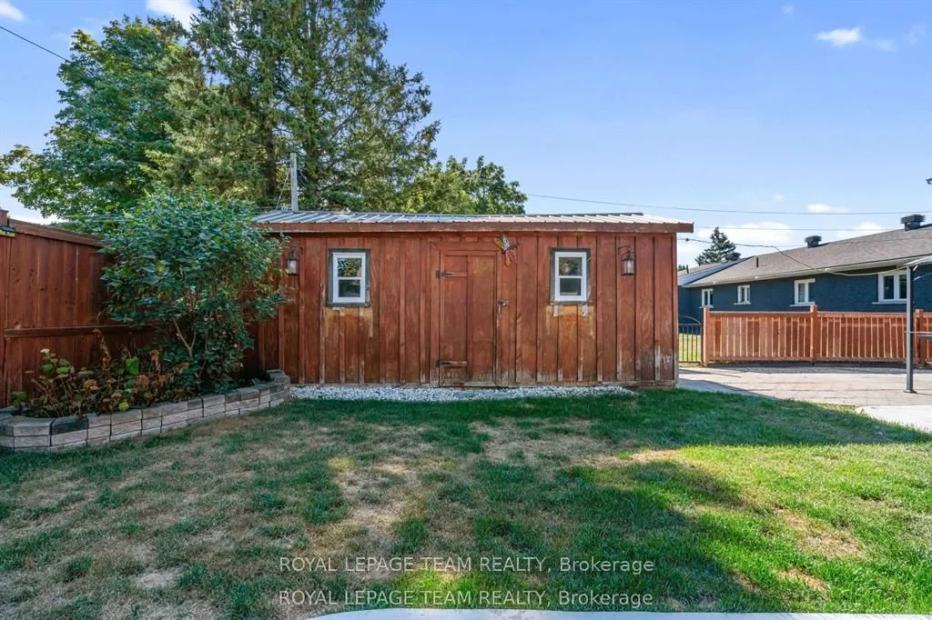 565 Dufferin Street W