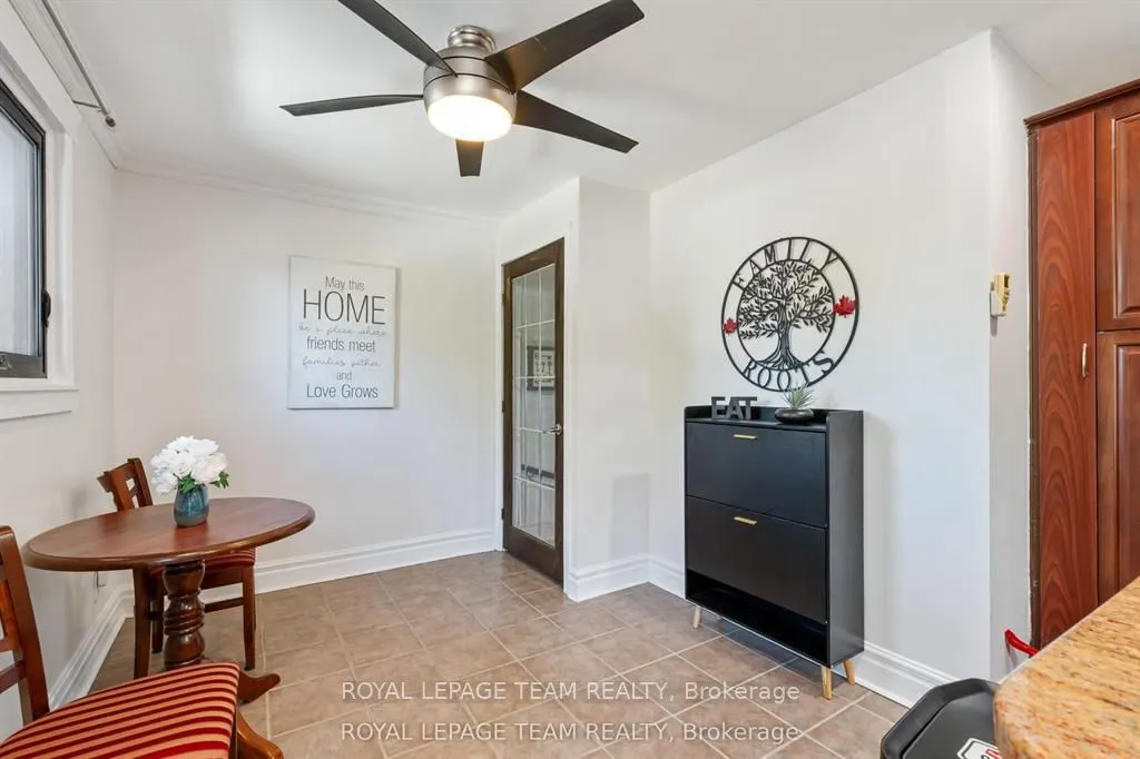 565 Dufferin Street W
