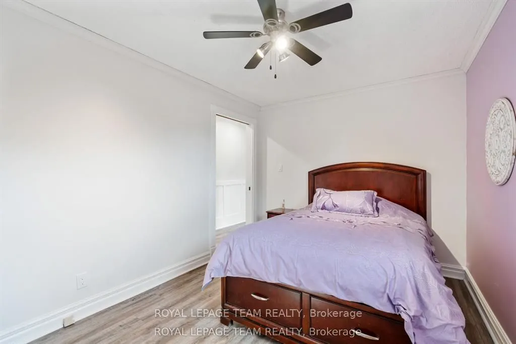 565 Dufferin Street W