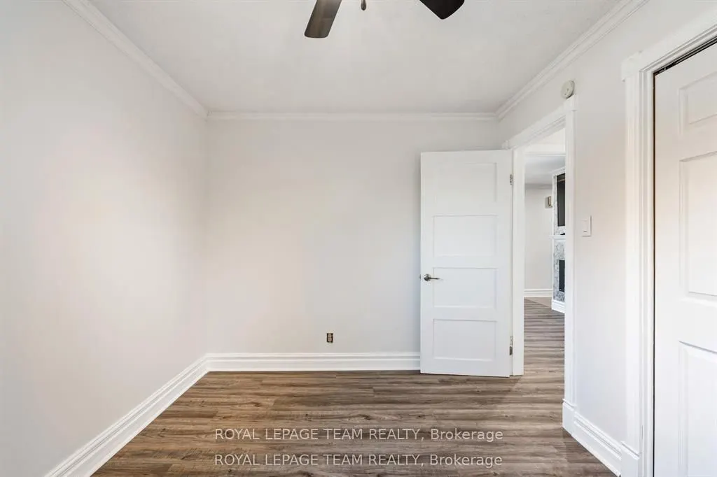 565 Dufferin Street W