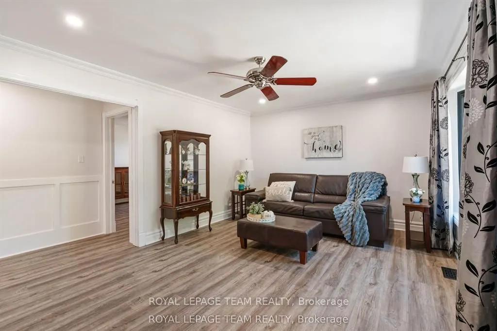 565 Dufferin Street W