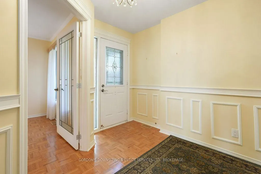 30 Chickasaw Crescent