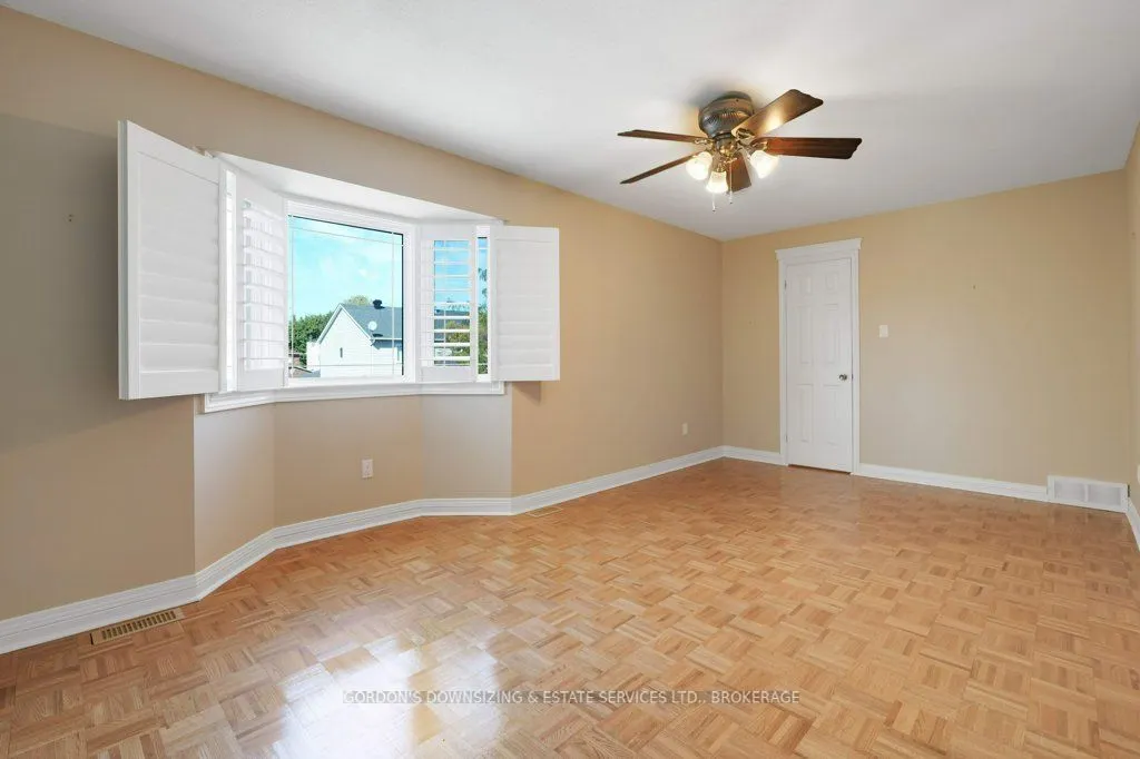 30 Chickasaw Crescent