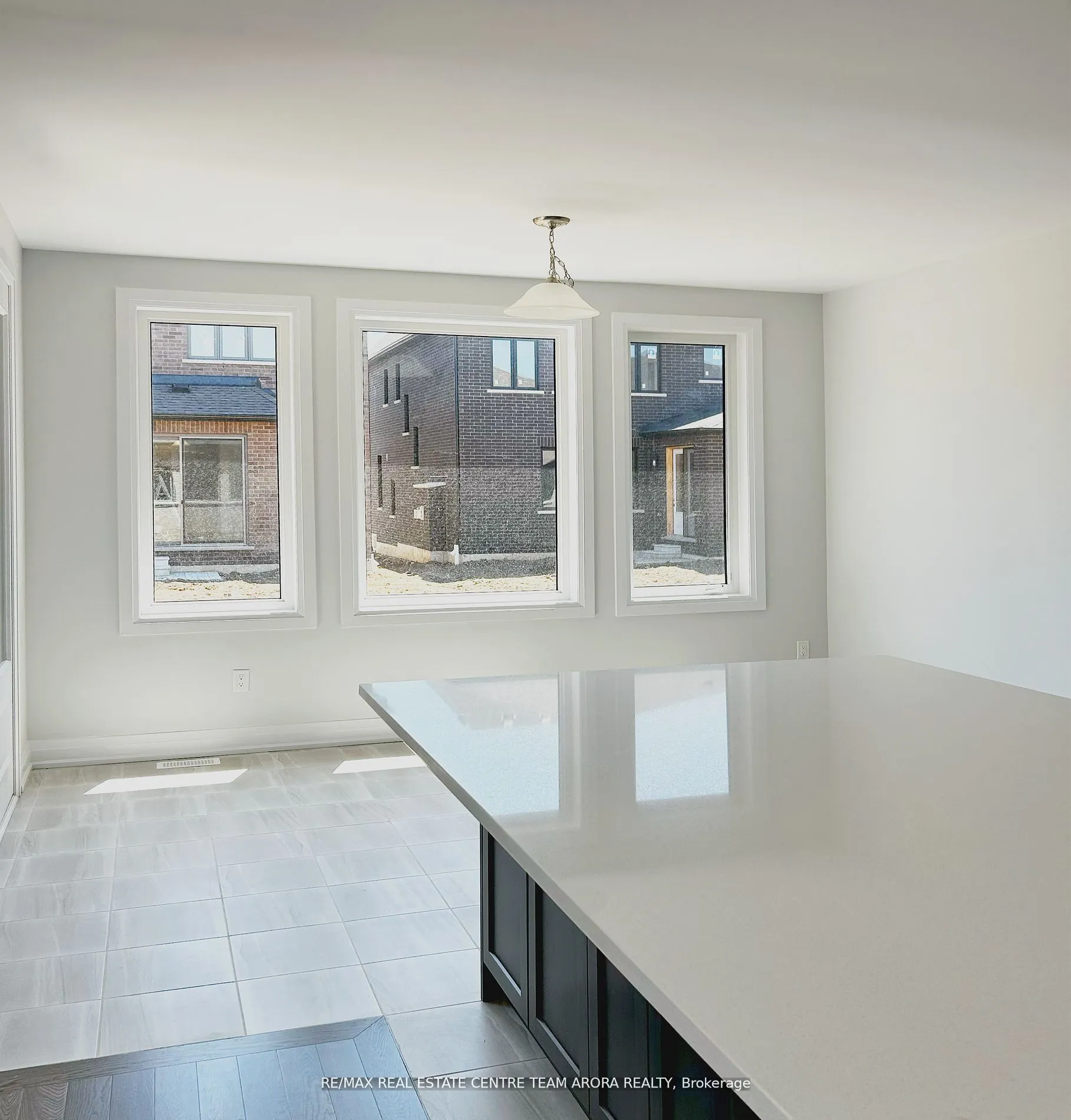 1454 Upper Thames Drive