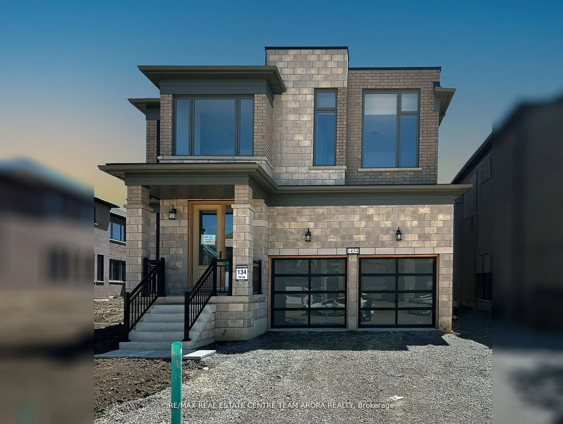 1454 Upper Thames Drive