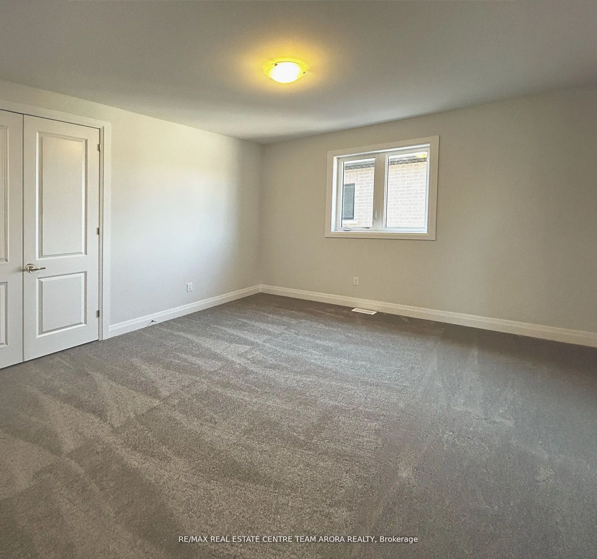 1454 Upper Thames Drive