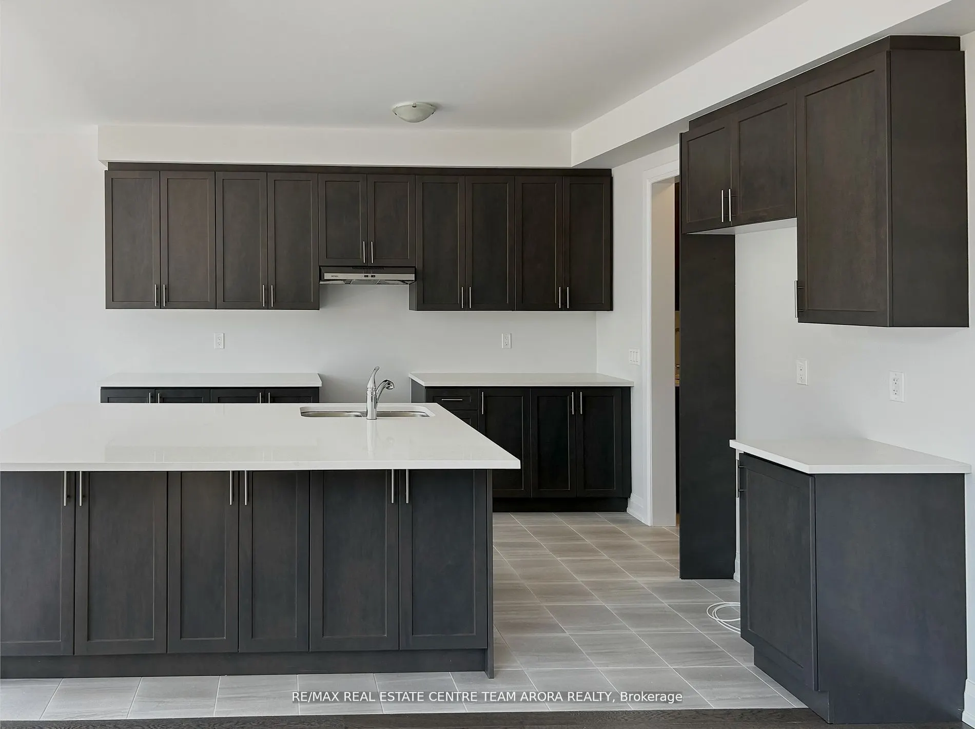 1454 Upper Thames Drive