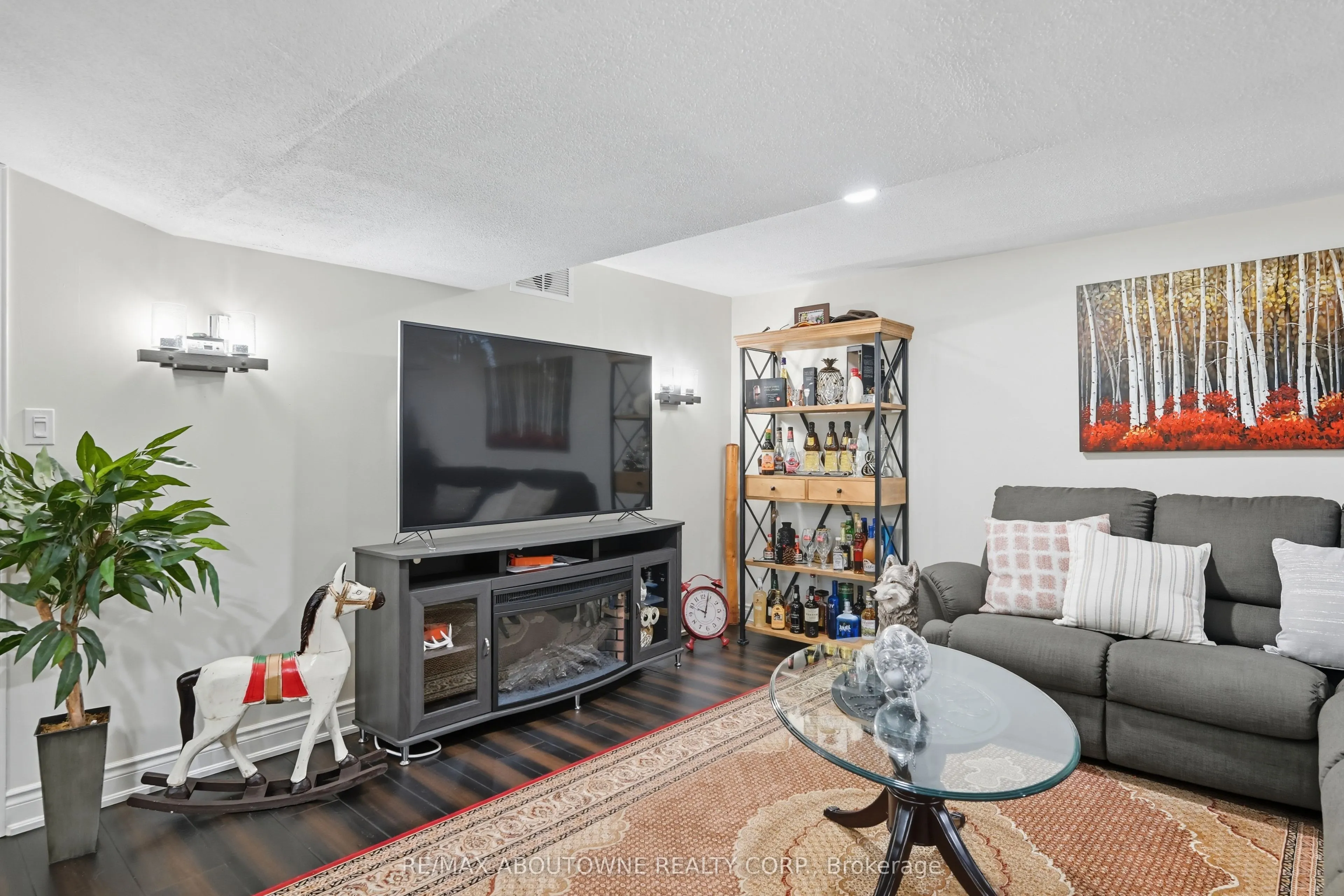 4514 Dufferin Avenue