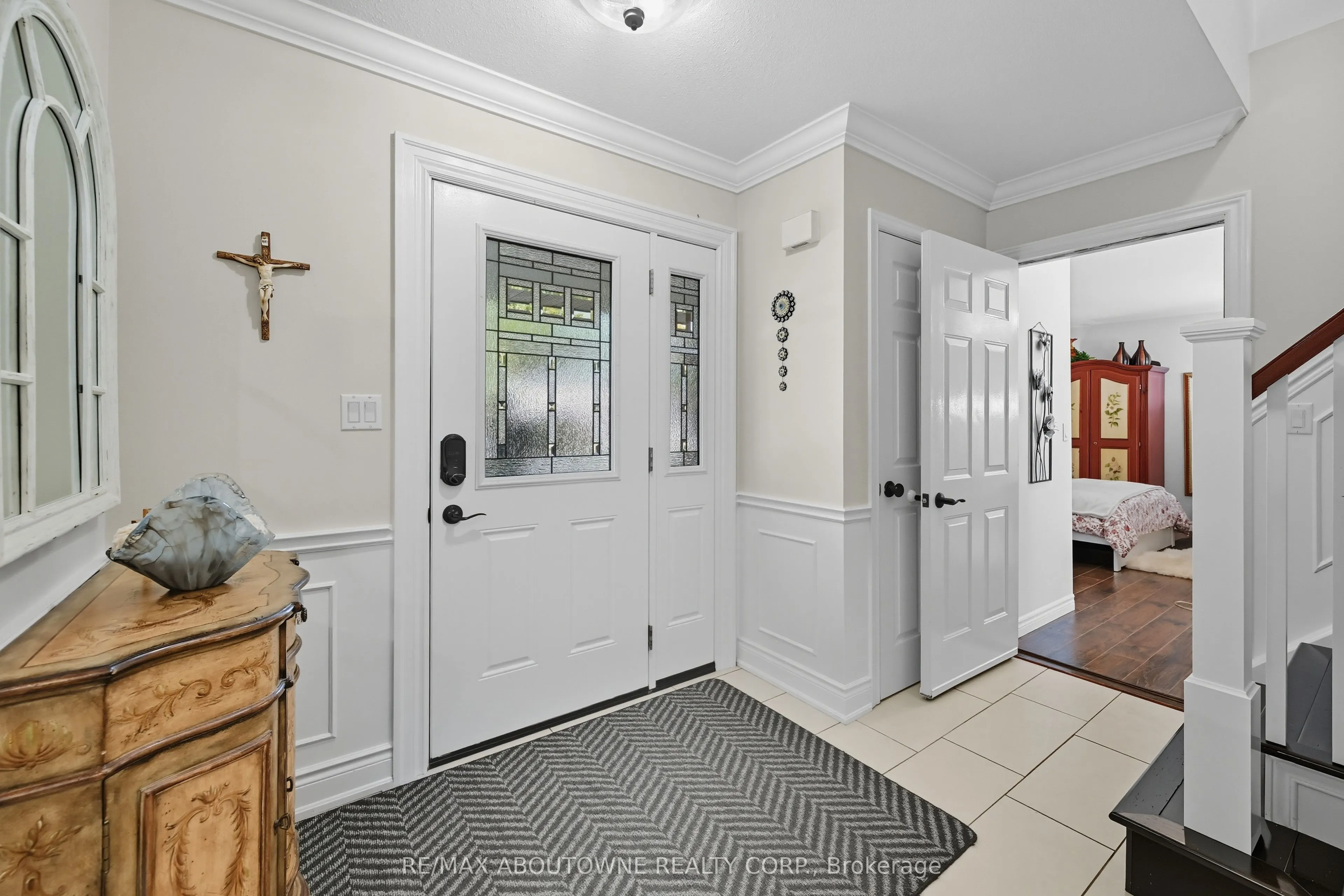 4514 Dufferin Avenue