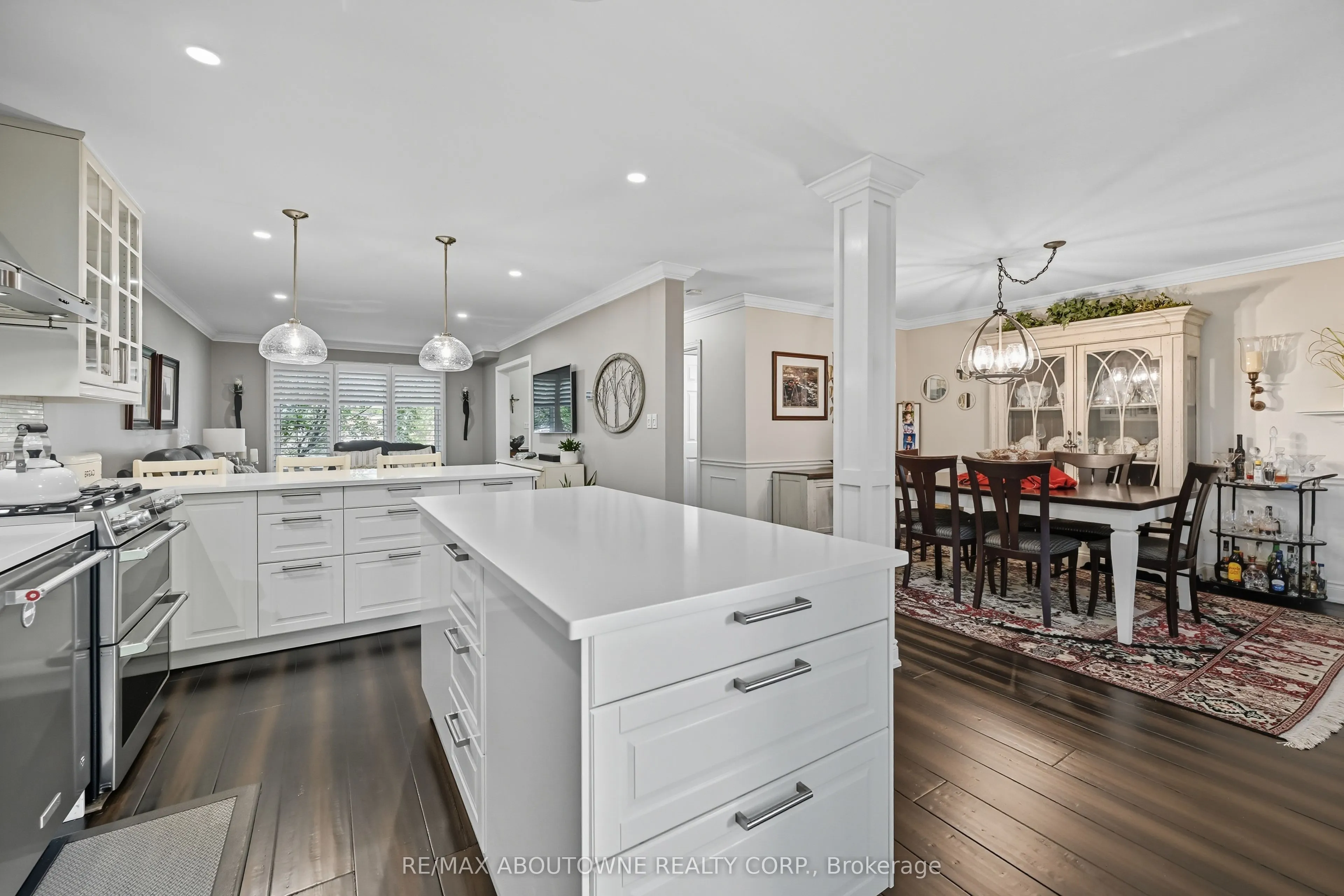 4514 Dufferin Avenue