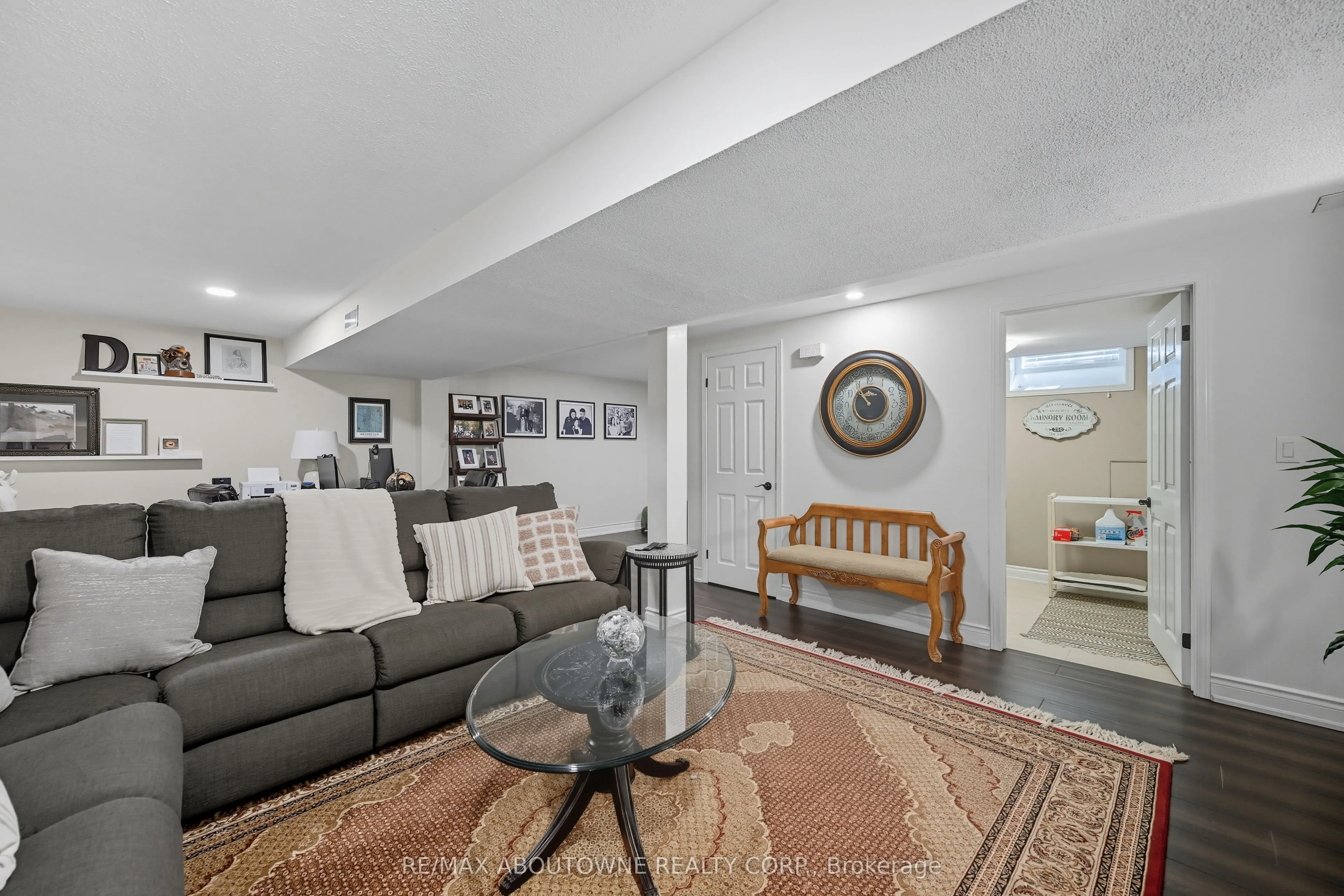 4514 Dufferin Avenue