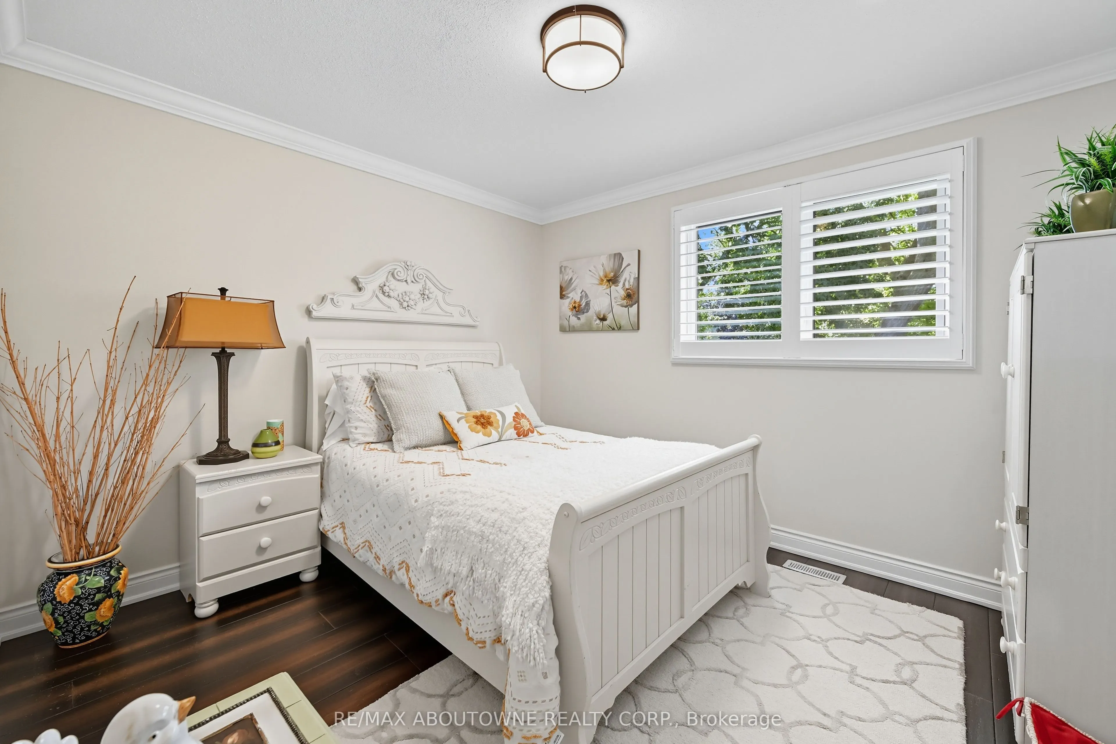 4514 Dufferin Avenue