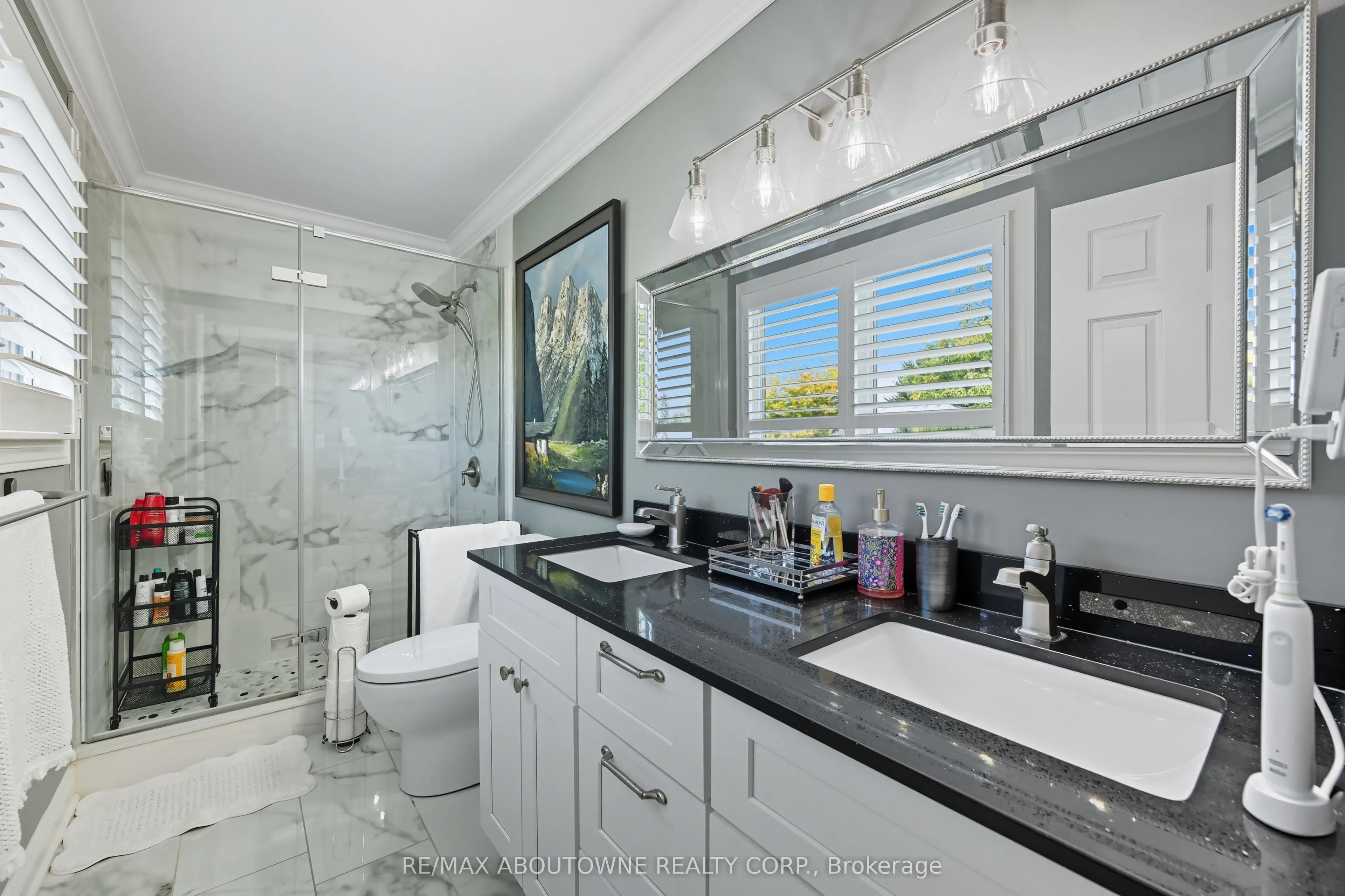 4514 Dufferin Avenue