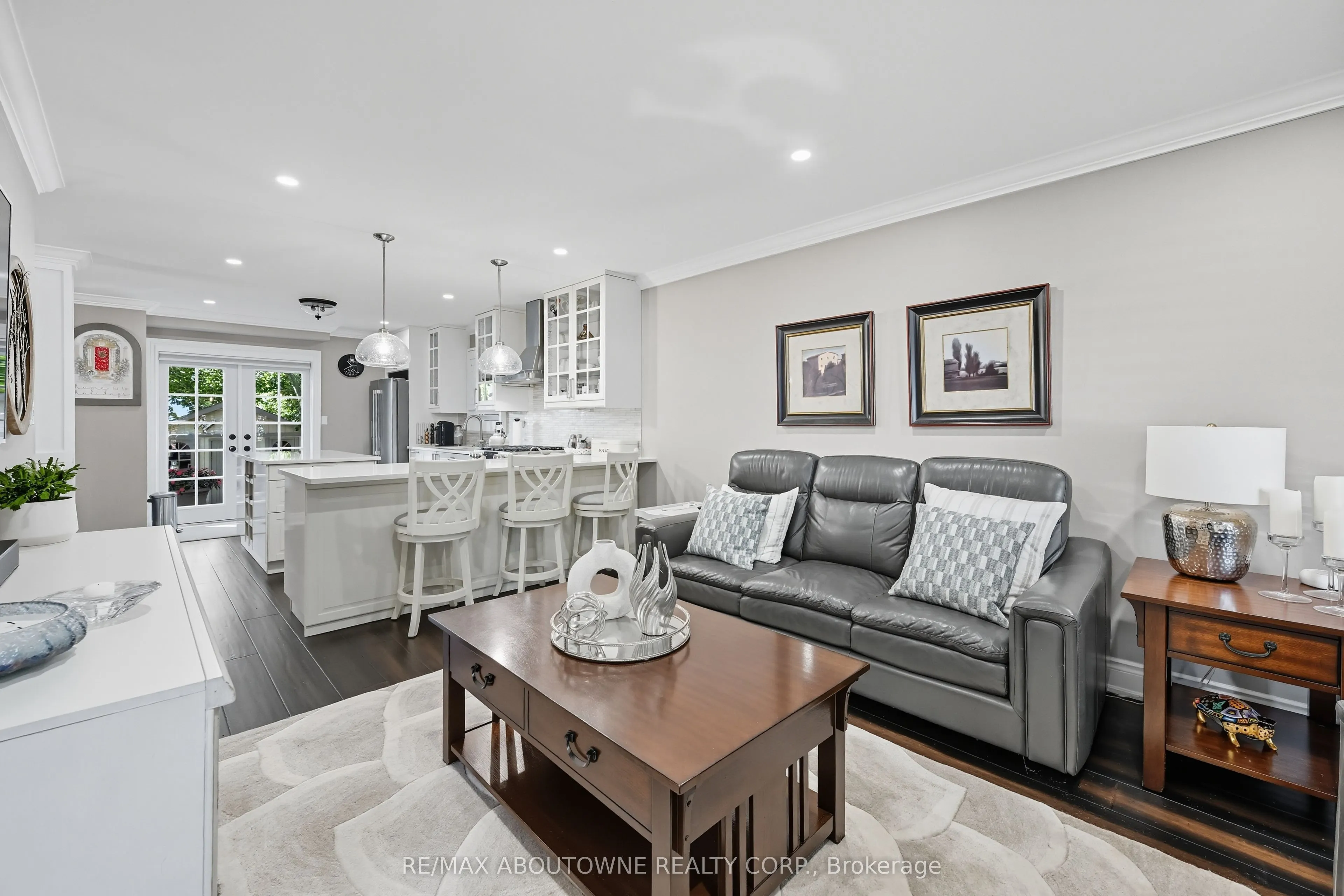 4514 Dufferin Avenue