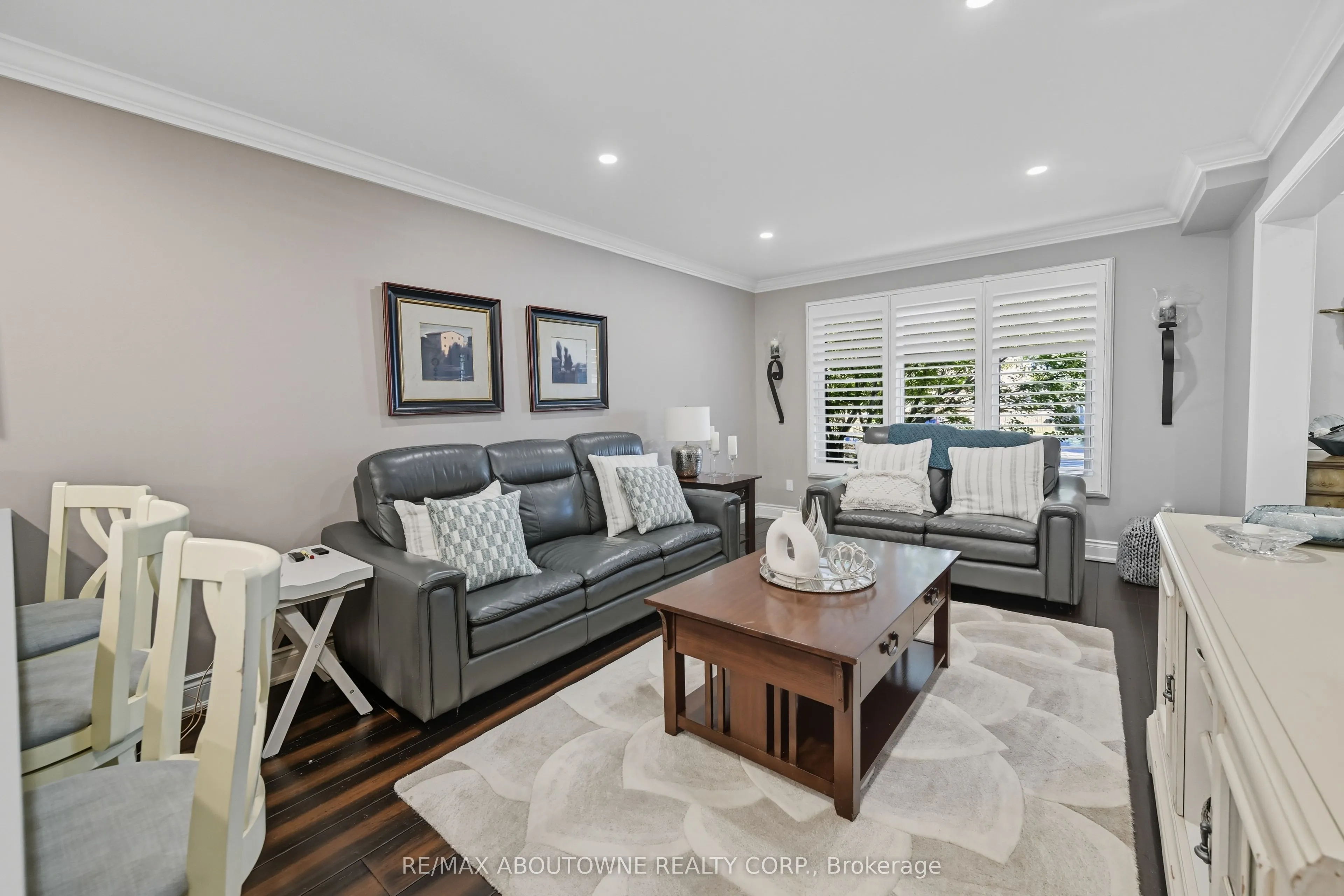 4514 Dufferin Avenue