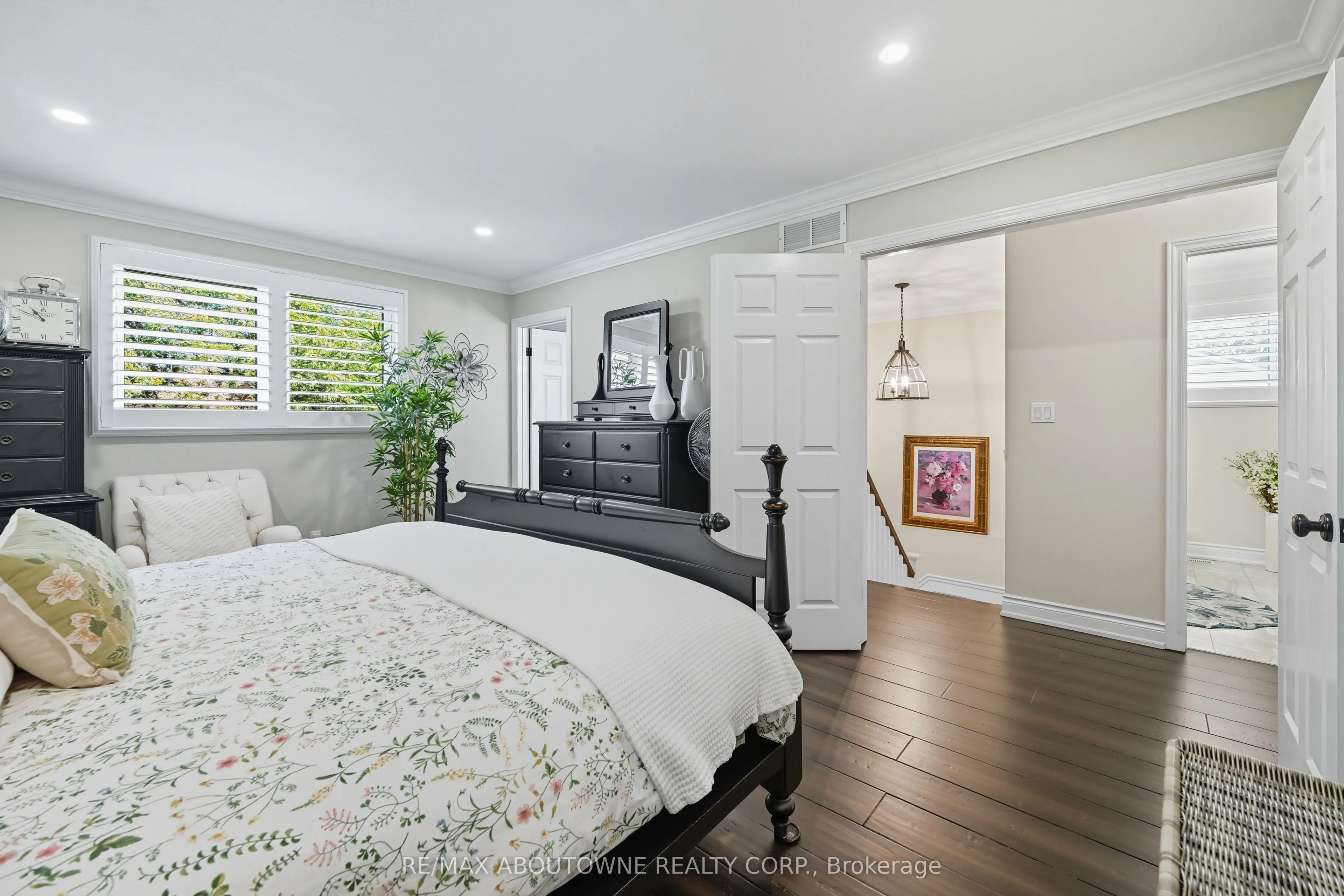 4514 Dufferin Avenue