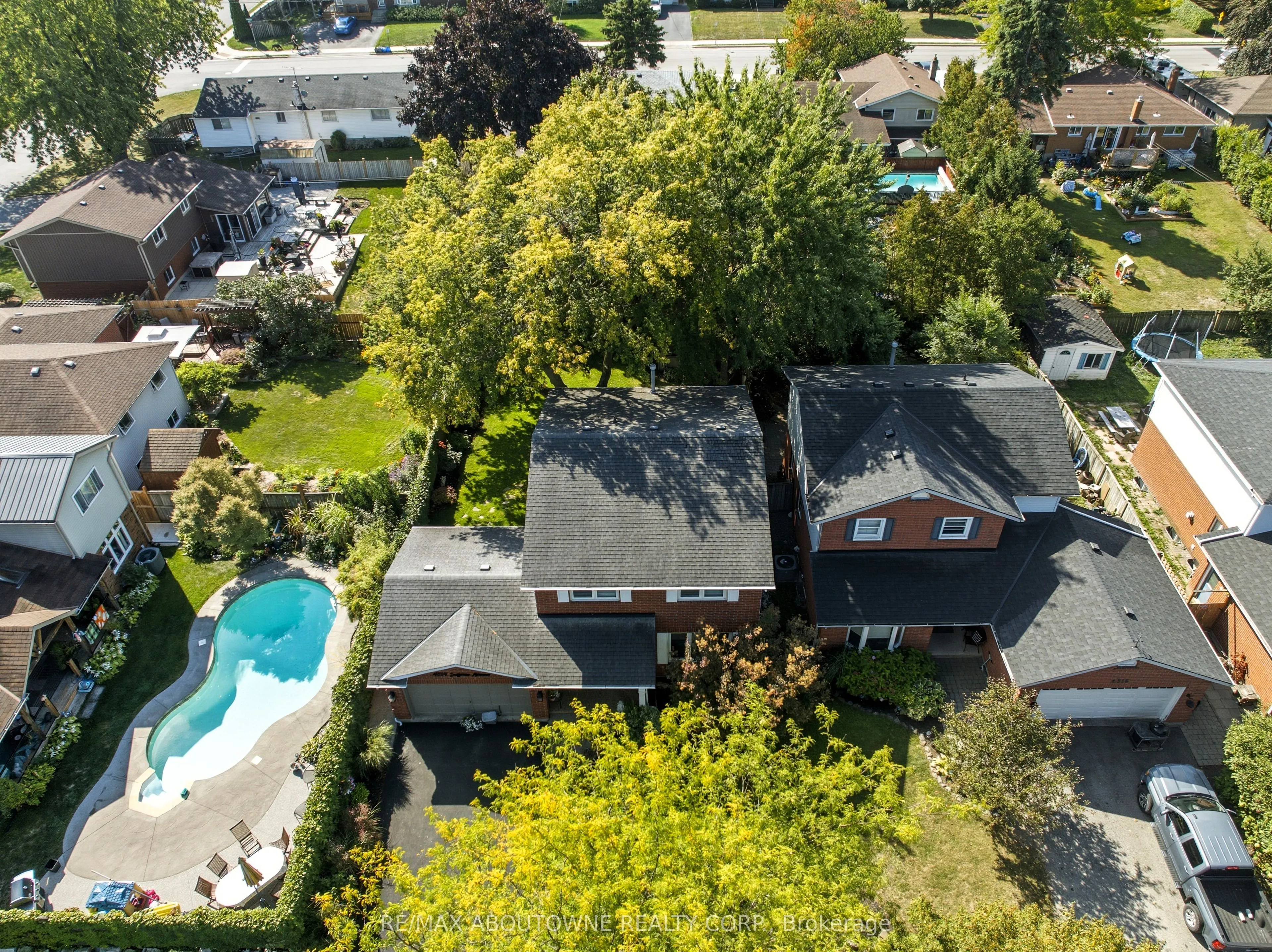 4514 Dufferin Avenue