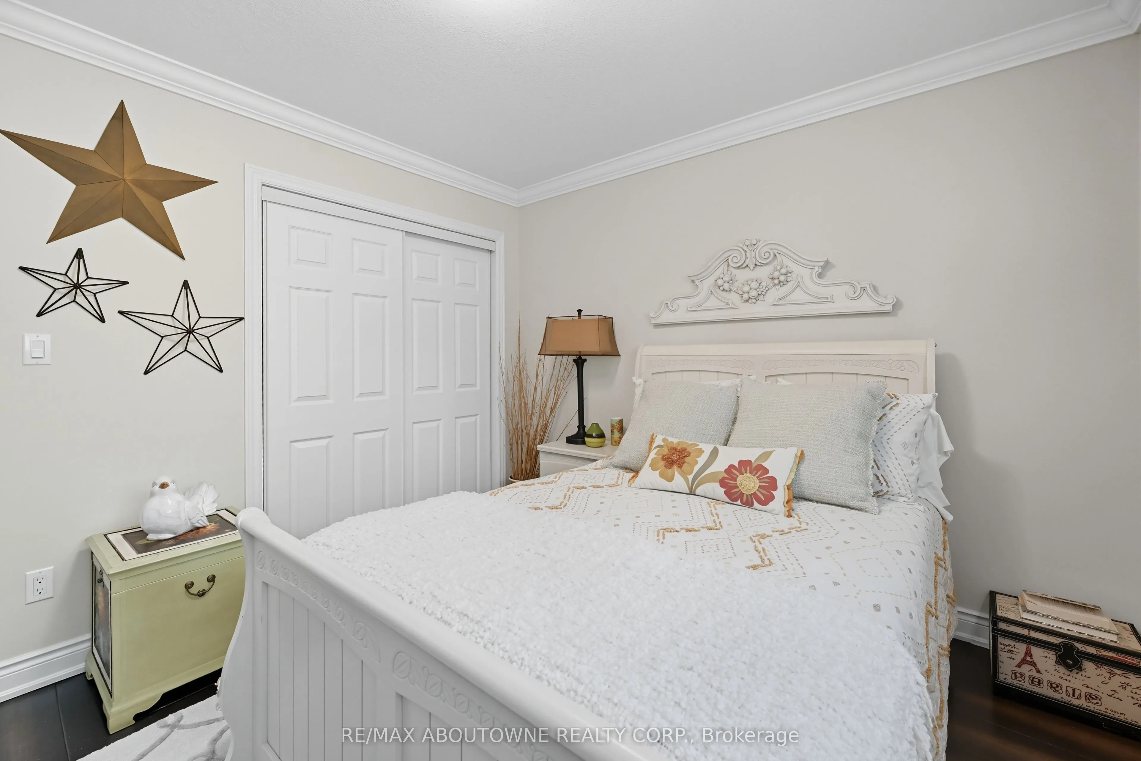 4514 Dufferin Avenue