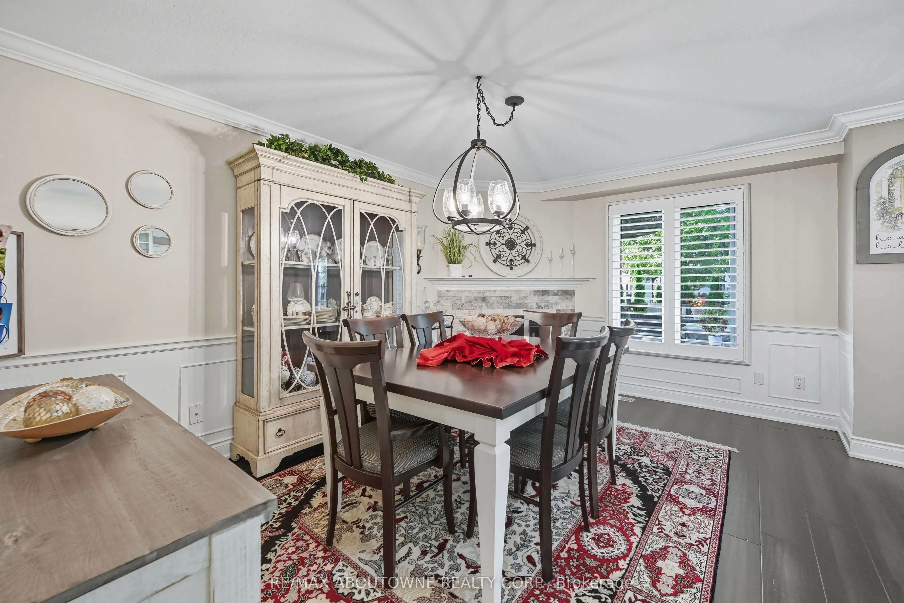 4514 Dufferin Avenue